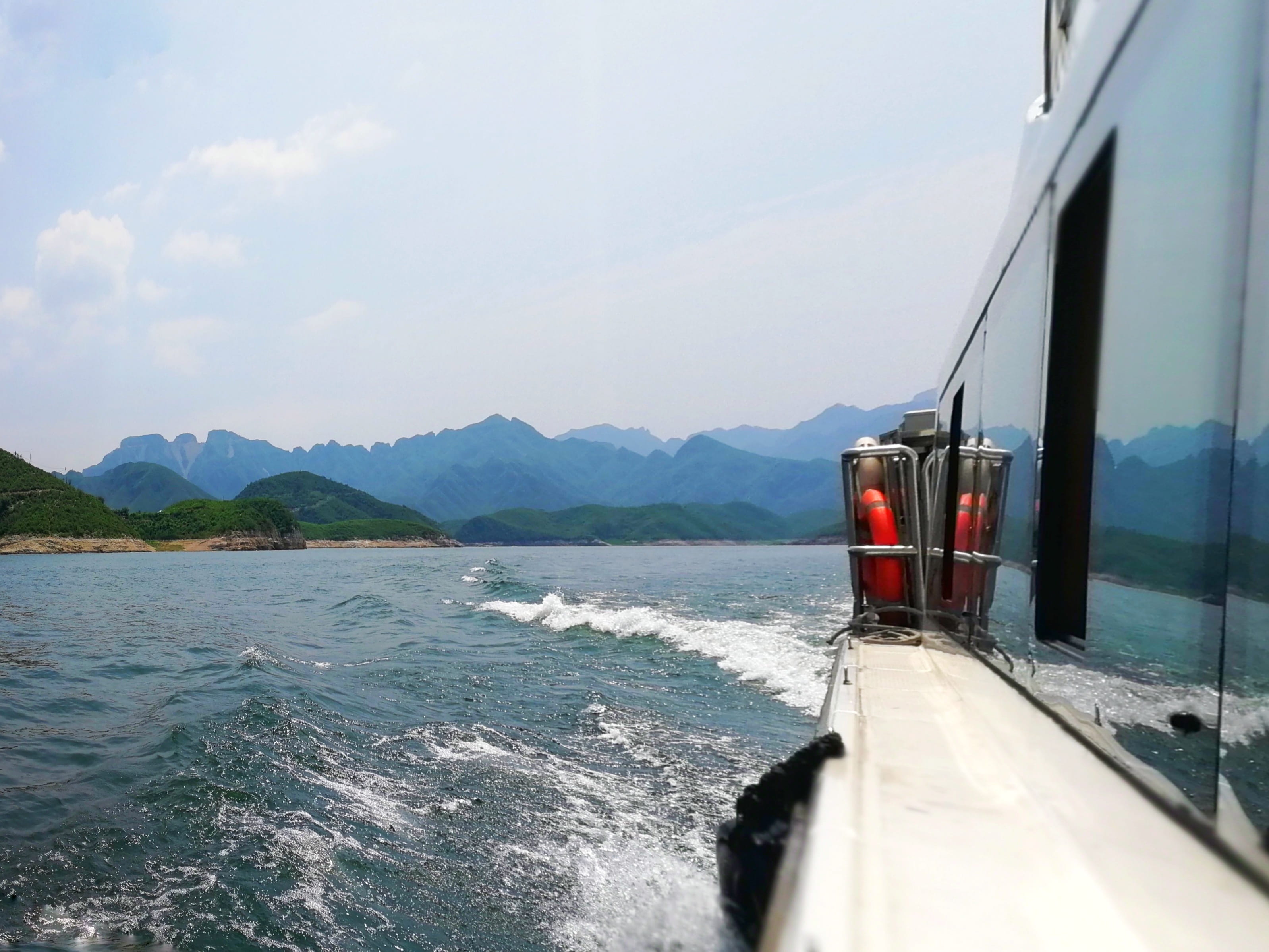 nautical vessel, 2K, sea, on the move, beauty in nature, mountain, nature, scenics - nature, travel, passenger craft, day, motion, water, lake, mountain range, HD Wallpaper