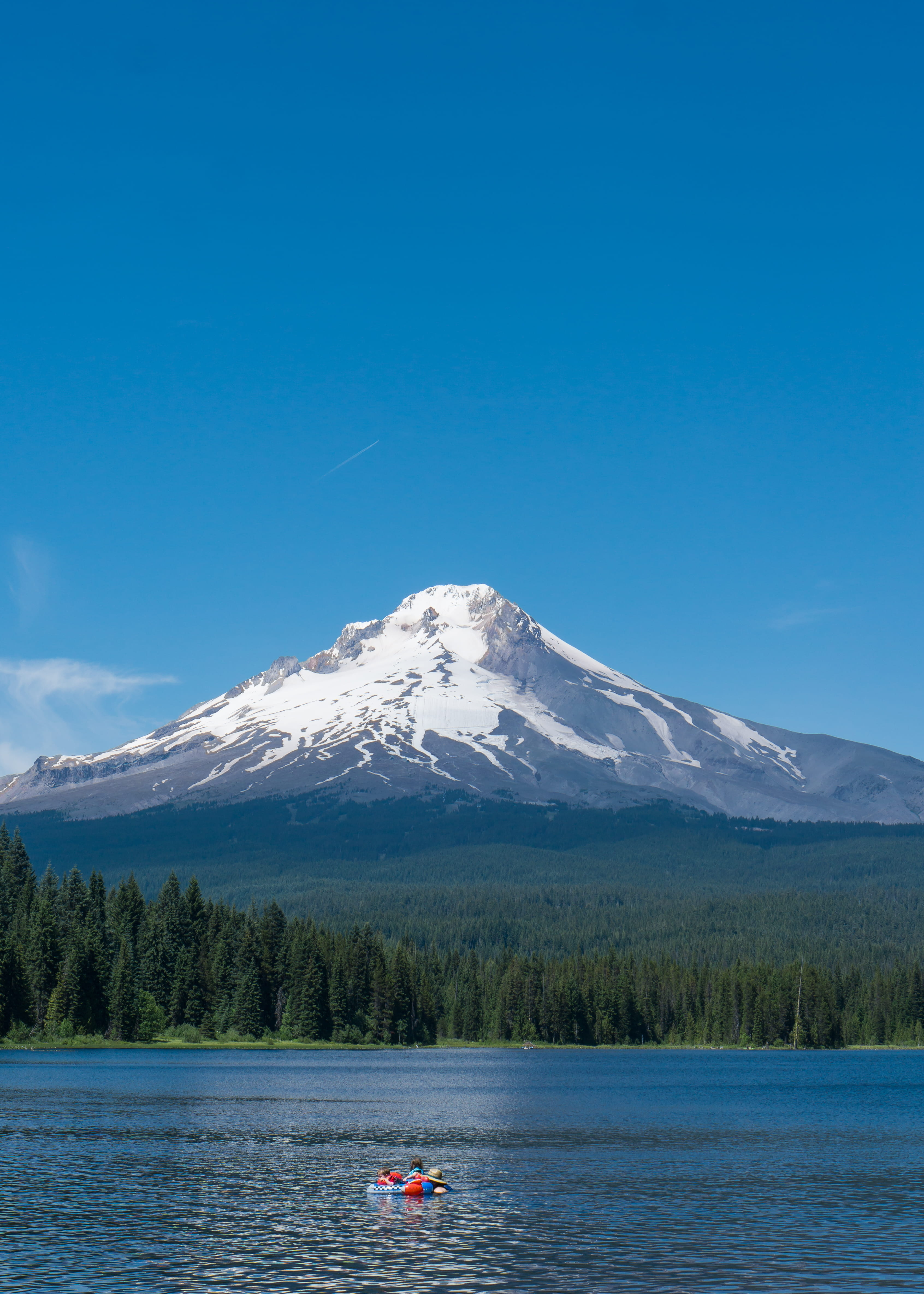 day, trillium lake, idyllic, beauty in nature, united states, oregon, tree, scenics - nature, cold temperature, tranquil scene, non-urban scene, tranquility, Phone HD Wallpaper