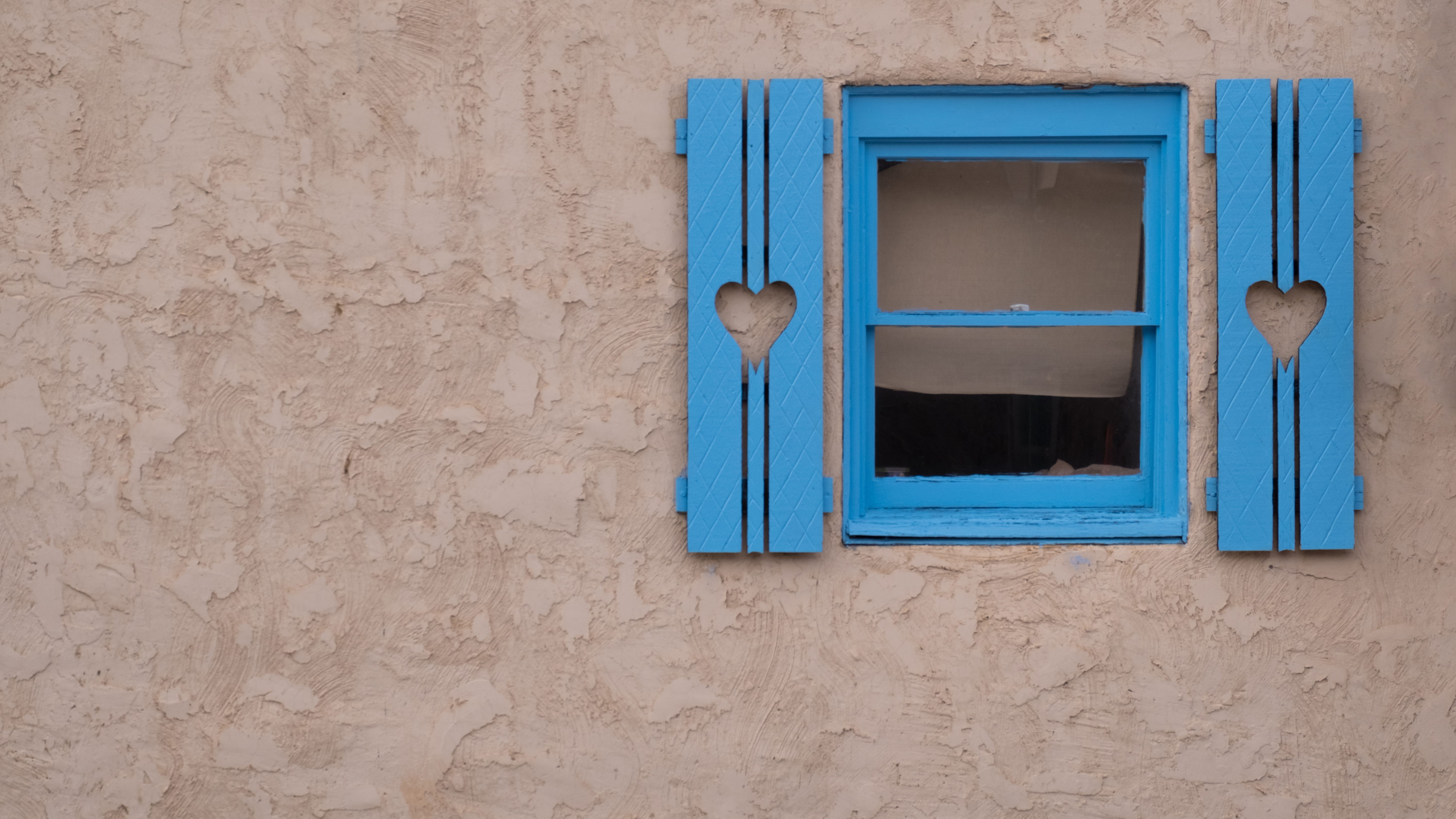 textured, built structure, day, architecture, building, shape, 5K, heart, house, hearts, wall - building feature, building exterior, blue, estes park, HD Wallpaper