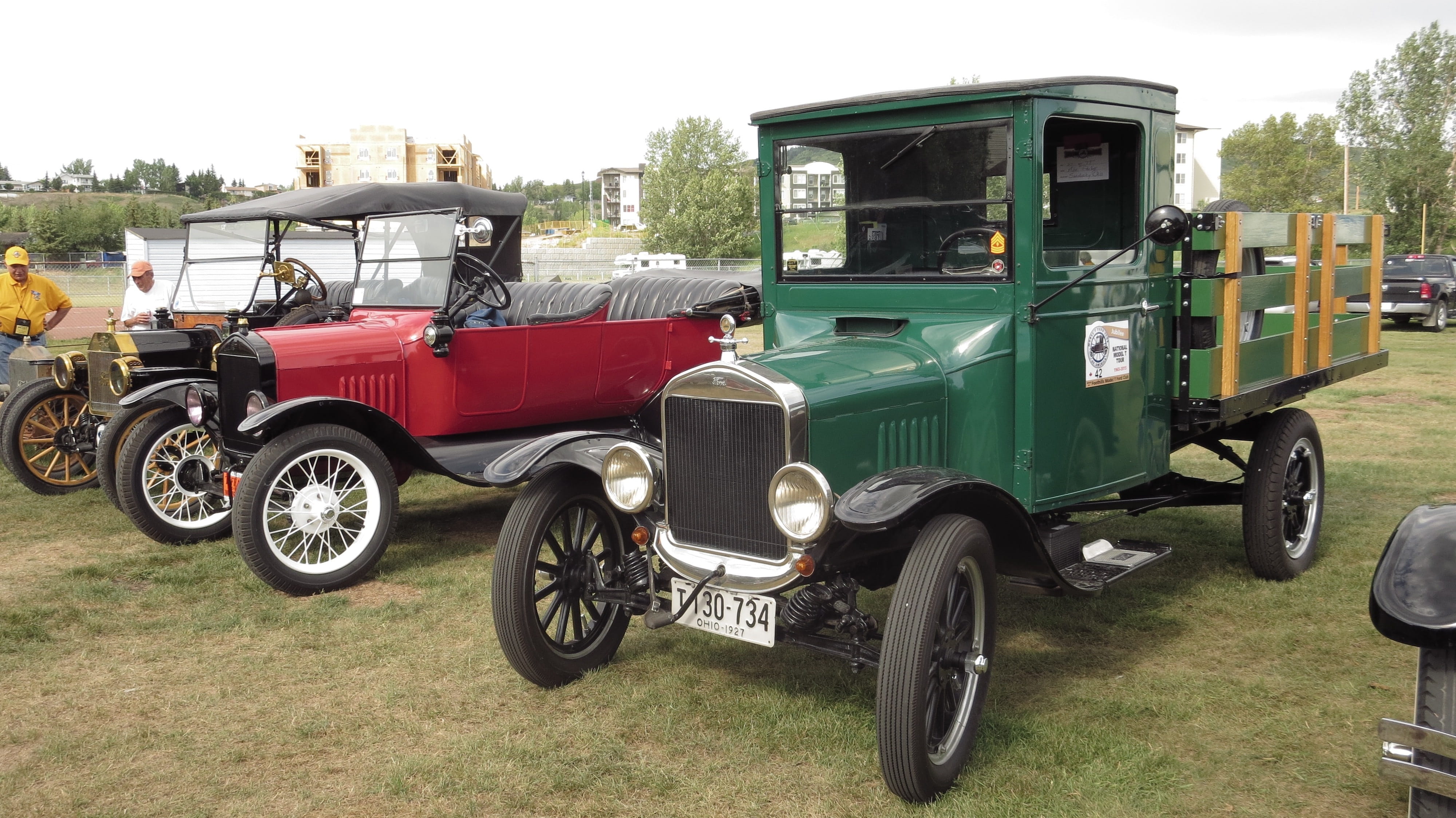 ford, day, architecture, tree, show, transportation, vintage, old, land vehicle, no people, land, green color, antique, pristine, grass, mode of transportation, HD Wallpaper