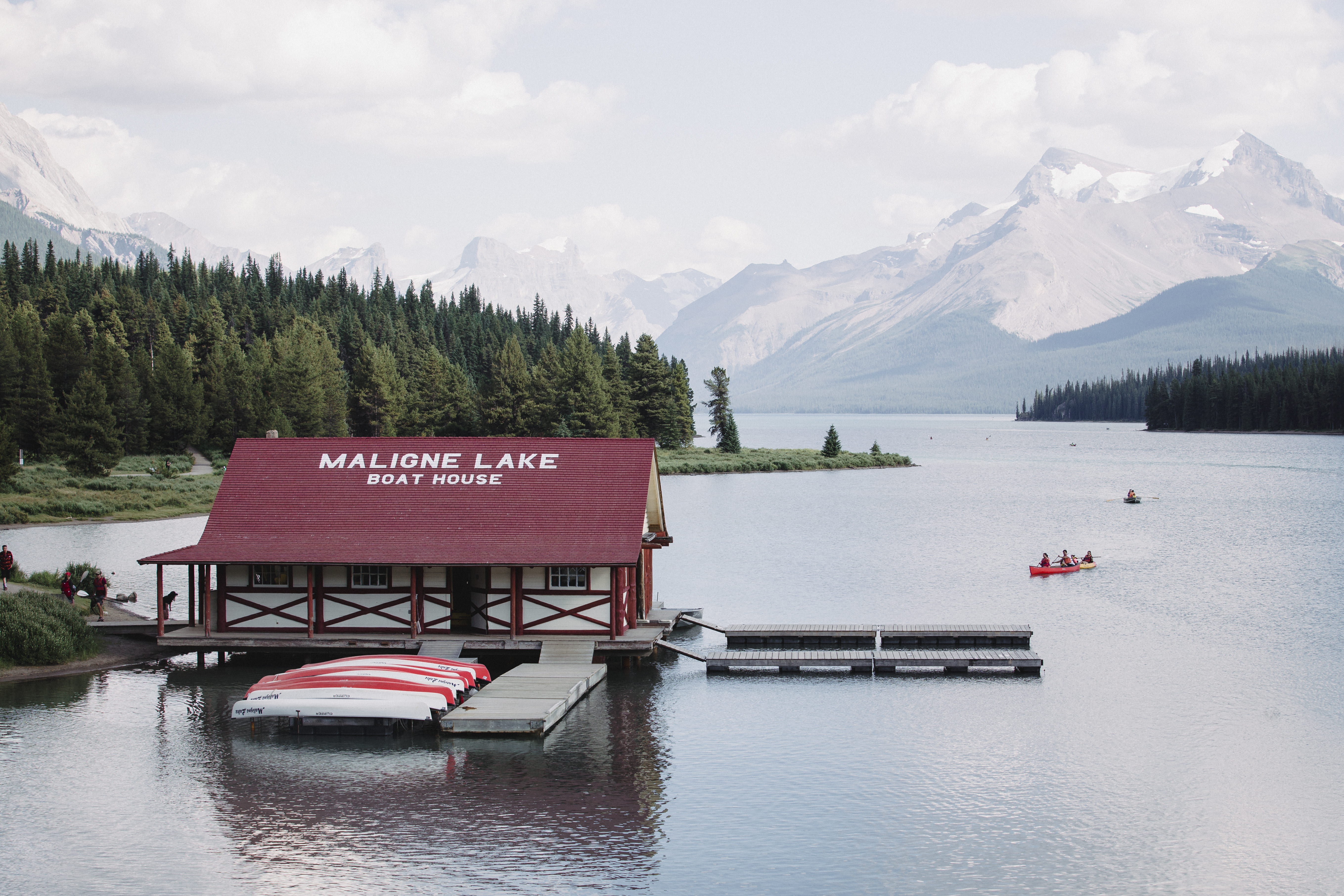 white, lake, maligne, boat, tree, boat house, red, mountain, dock, scenics - nature, tranquility, body, nature, cloud - sky, outdoors, water, no people, HD Wallpaper