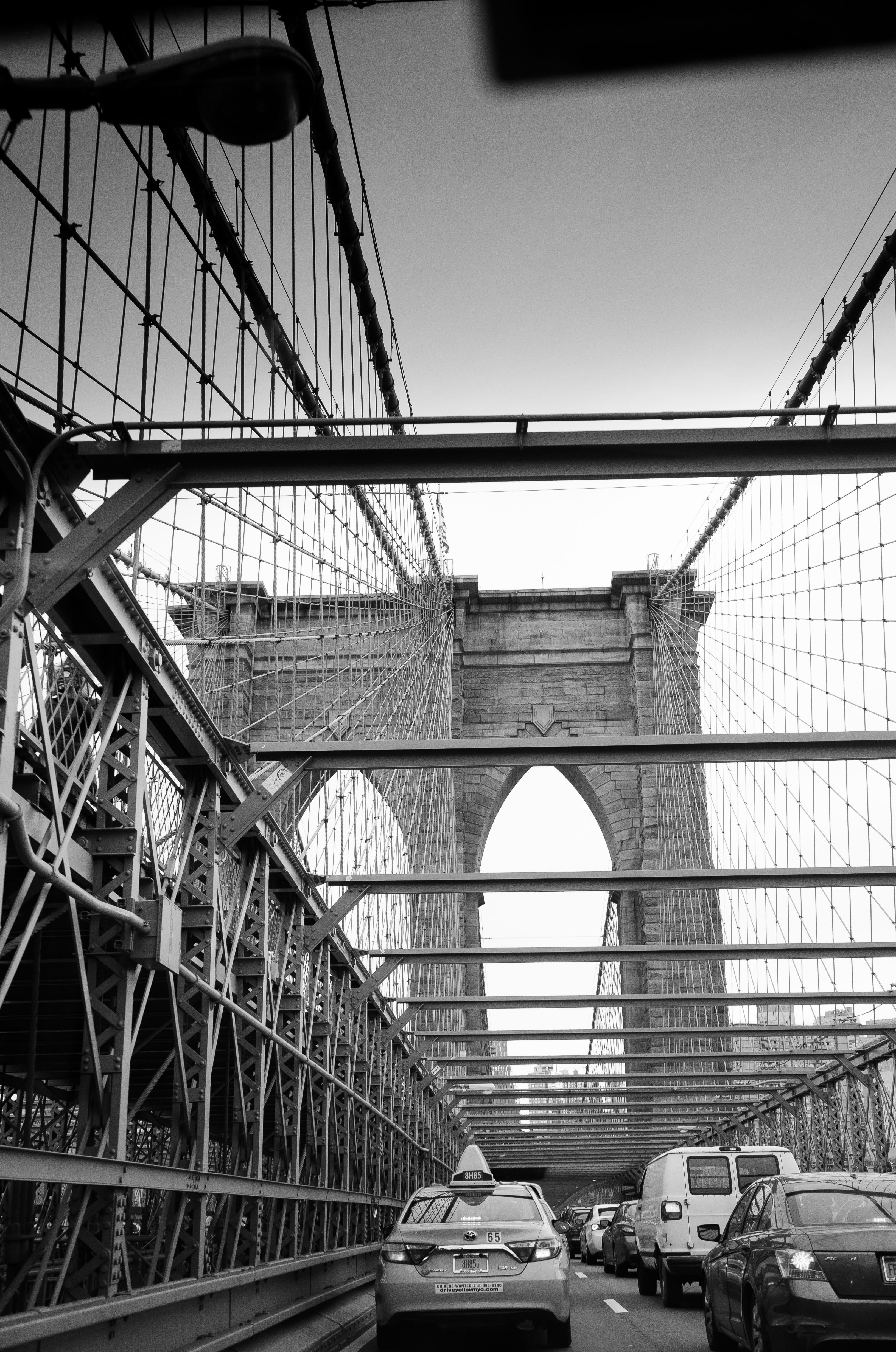 mode of transportation, arch bridge, transportation, tourism, black and white, city, automobile, road, travel destinations, traffic, day, united states, Phone HD Wallpaper