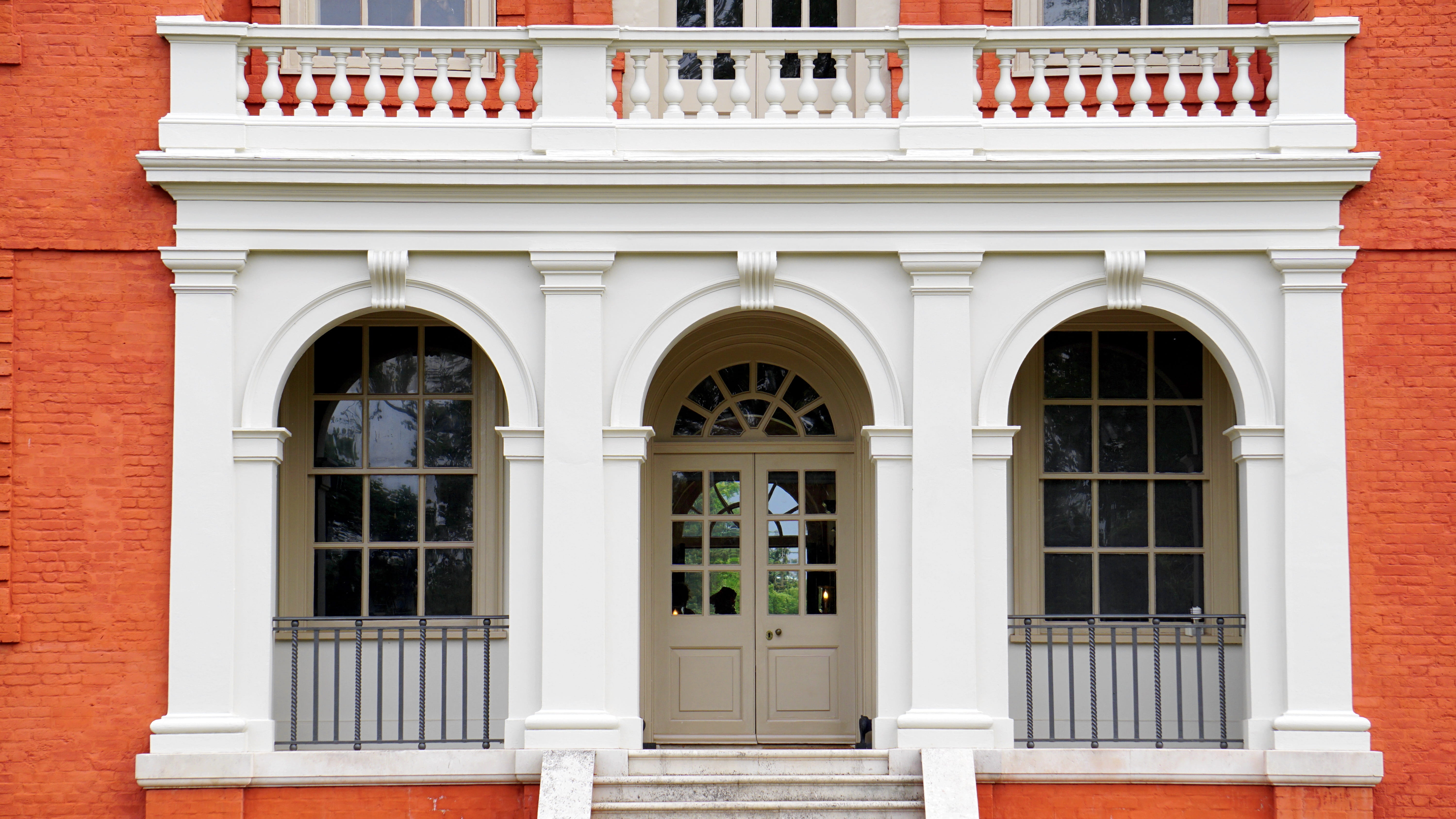 exterior, concrete, elegant, front, history, day, classic, elegance, arch, city, residential district, house, nature, facade, outdoors, red, wooden, 5K, HD Wallpaper