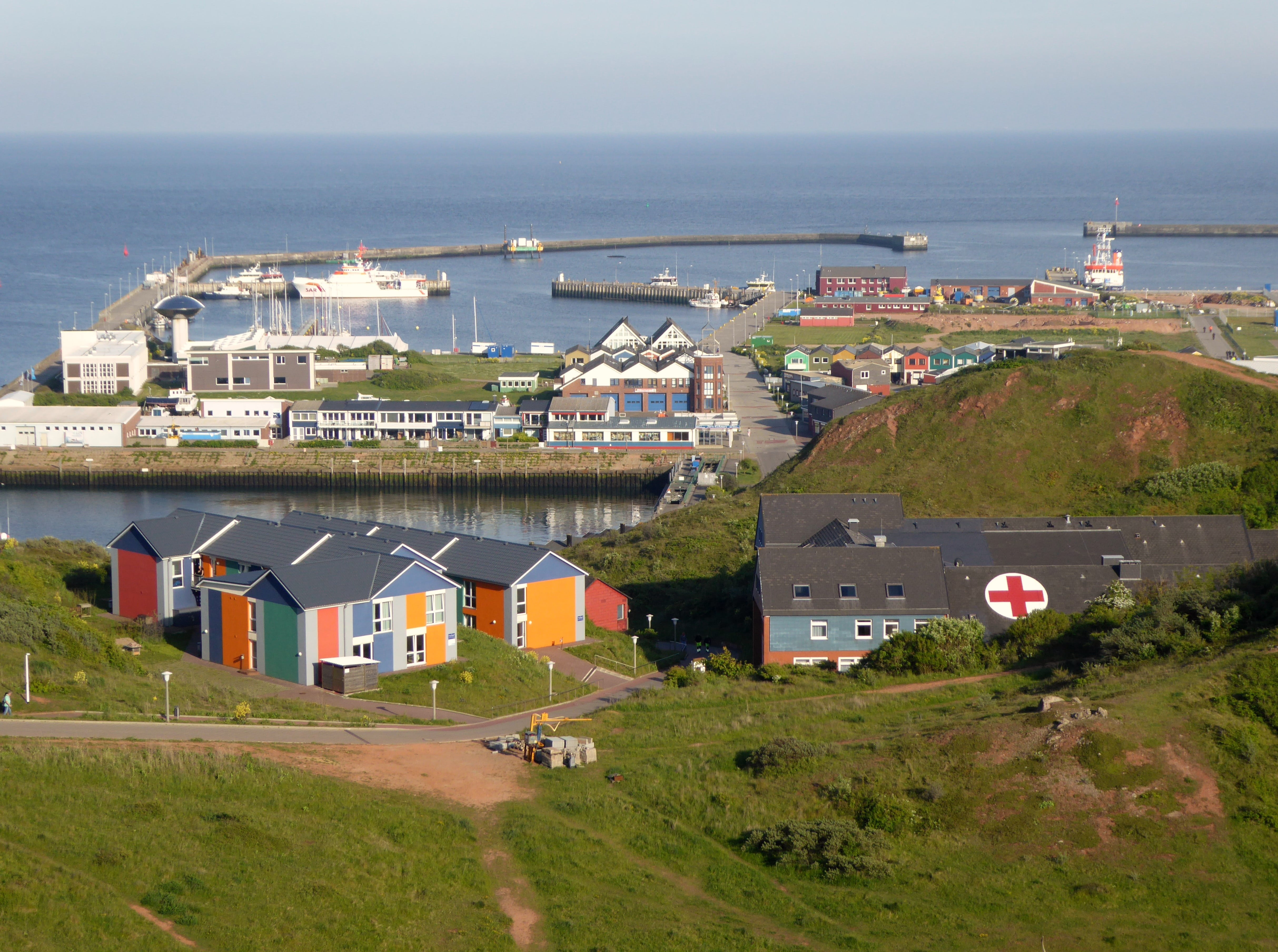 built structure, port, plant, building exterior, island life, horizon, outdoors, nature, city, no people, helgoland, day, house, residential district, water, HD Wallpaper