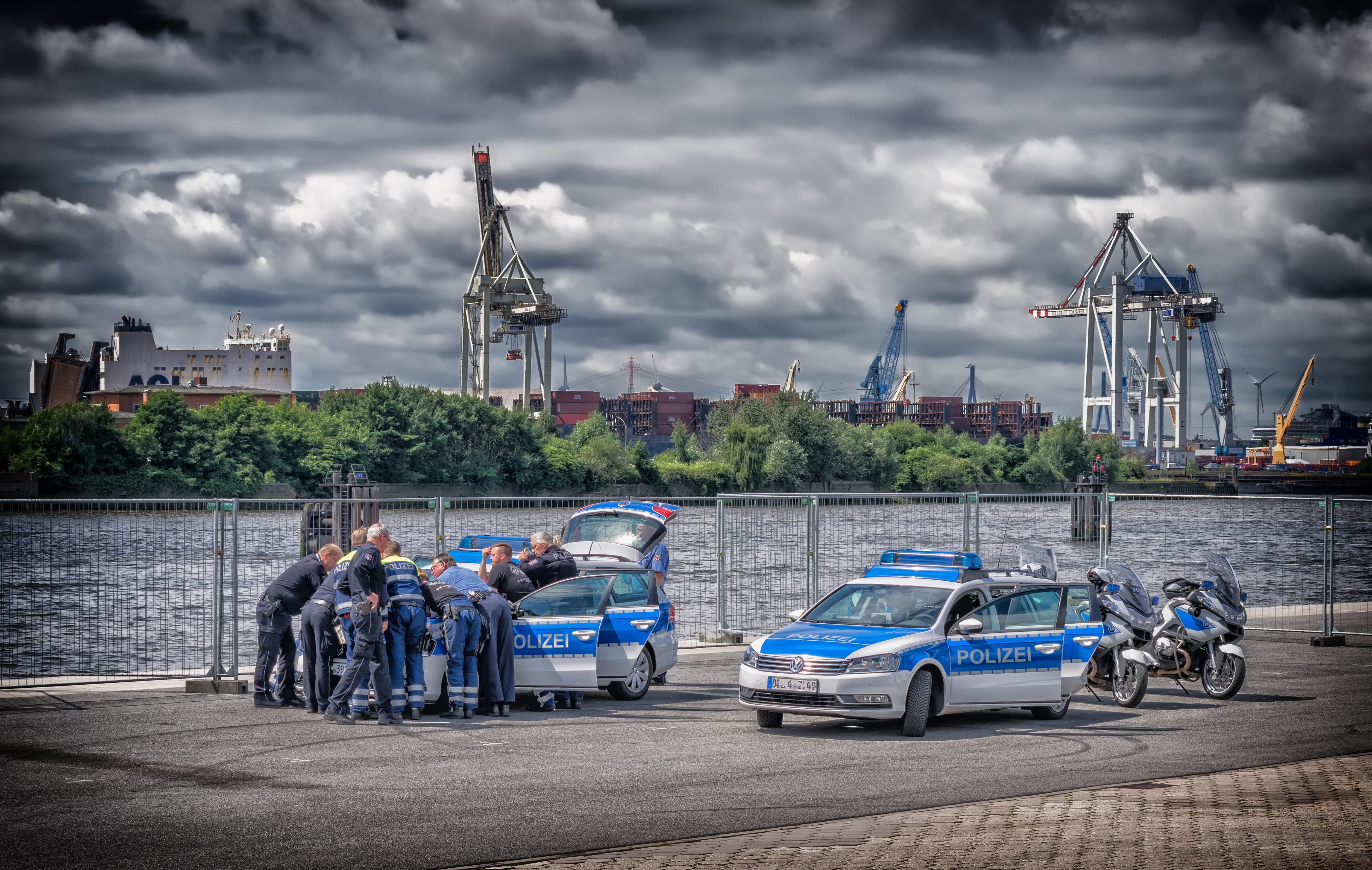 car, together, Police, people, personal, Meeting, cloud - sky, collective, built structure, architecture, community, outdoors, nature, team, real people, HD Wallpaper