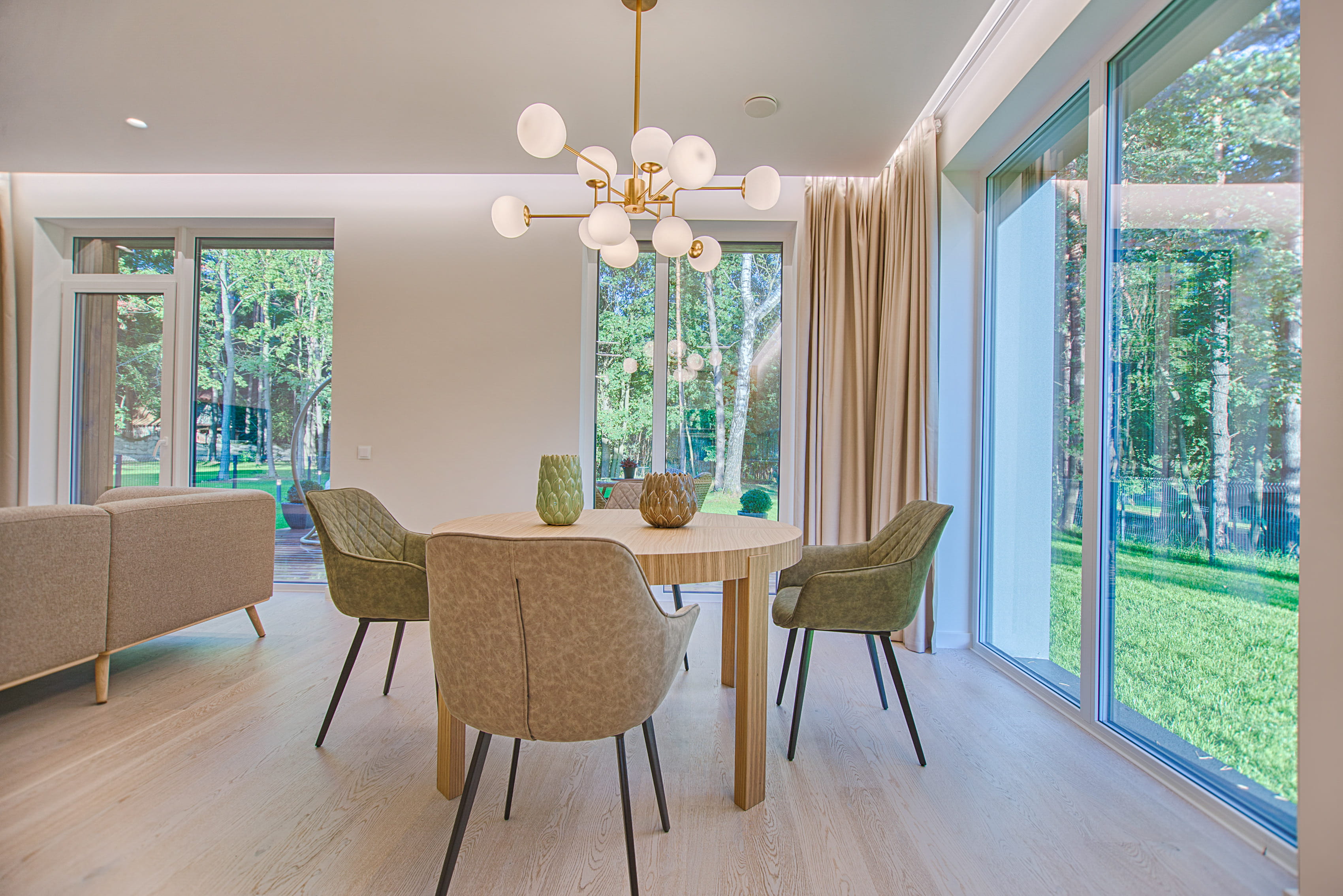 modern, window, 2K, built structure, wood - material, piece, curtains, room, building, wooden, interior design, seats, daylight, no people, contemporary, HD Wallpaper
