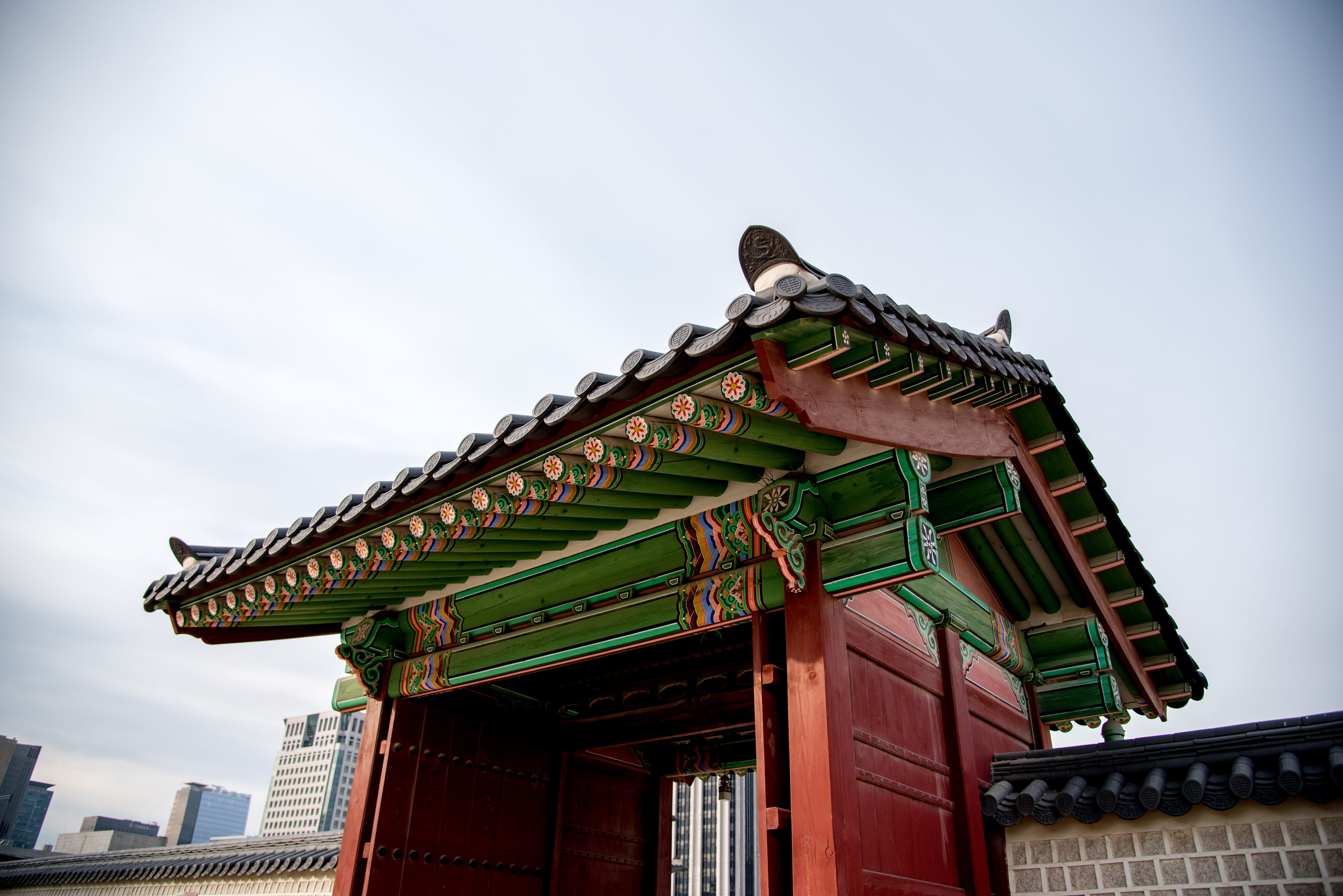 outdoors, roof, building exterior, building, day, city, belief, gyeongbokgung palace, cloud - sky, built structure, south korea, place of worship, history, HD Wallpaper