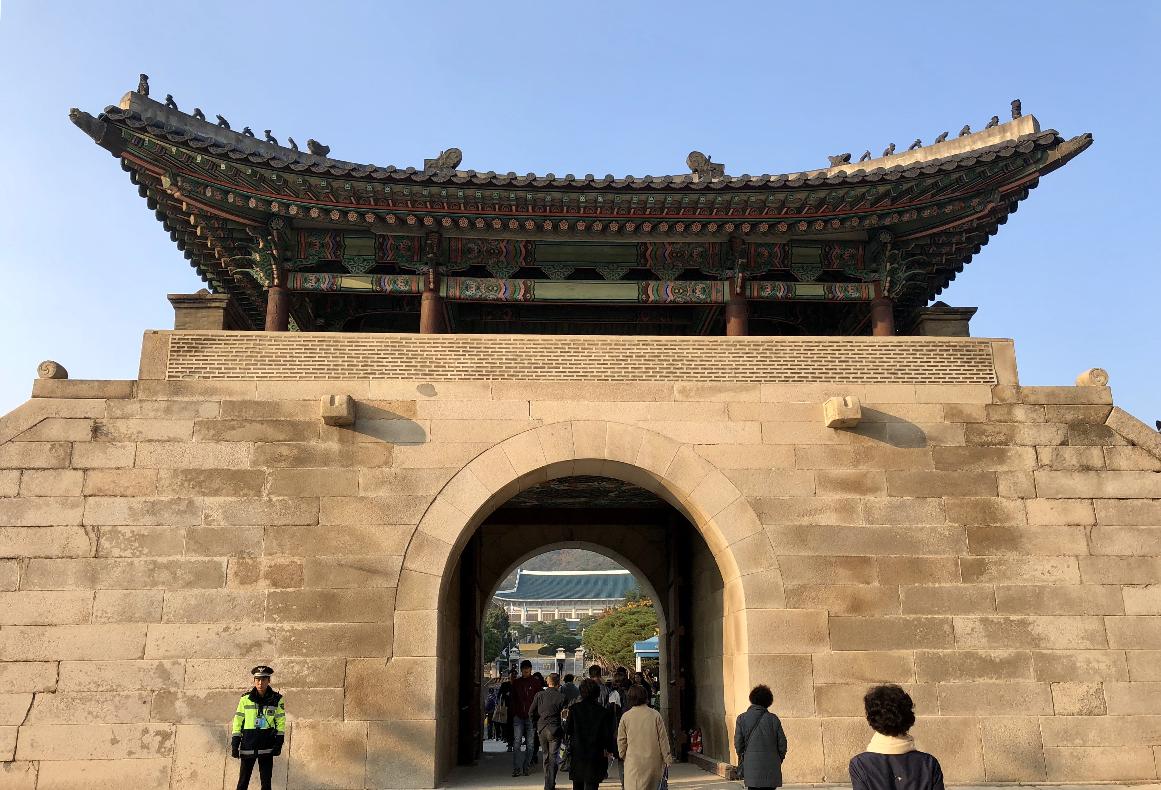 south korea, travel, real people, the past, palace, travel destinations, building exterior, 4K, entrance, tourist, history, gate, seoul, visit, korea, HD Wallpaper