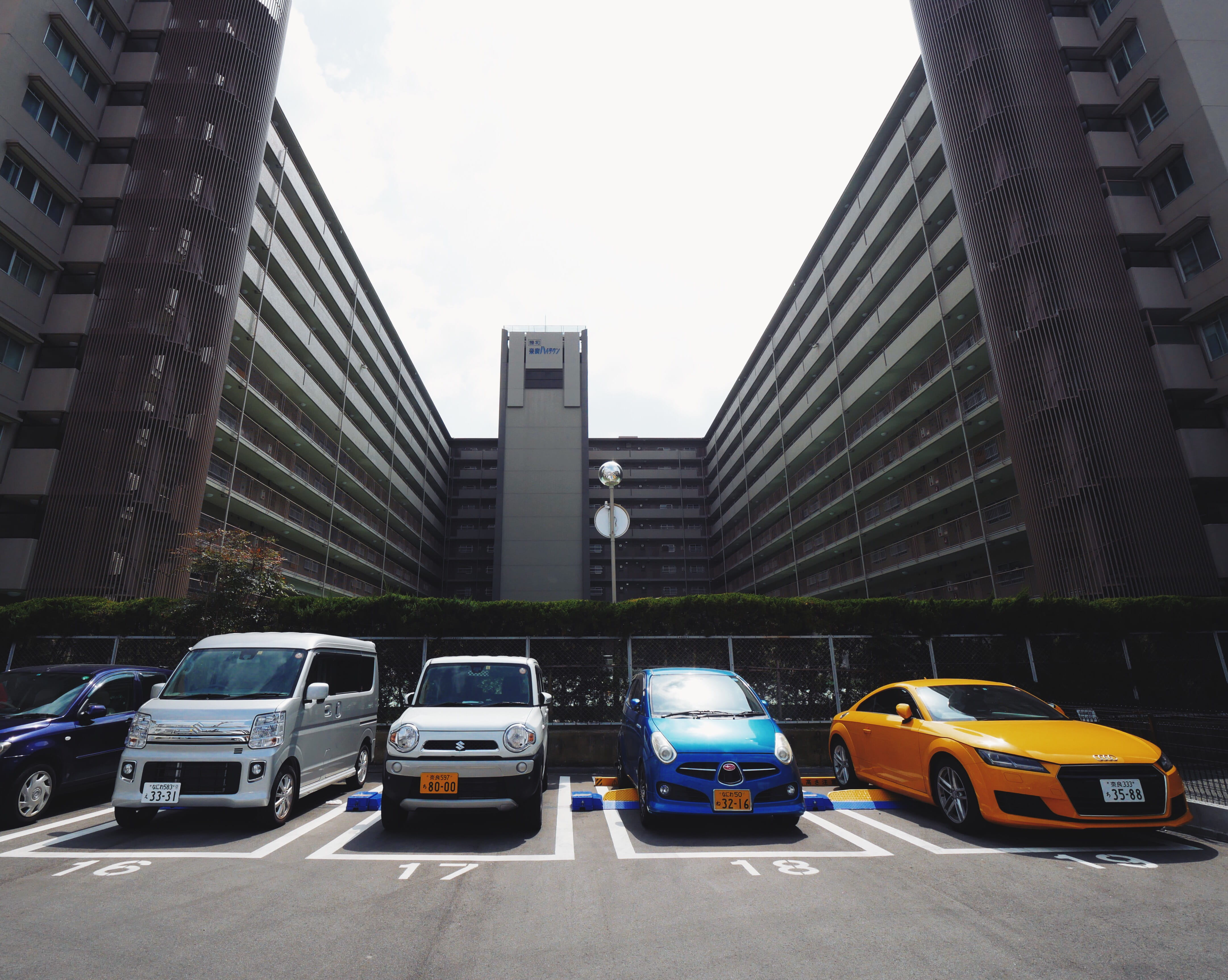 nara prefecture, city, built structure, land vehicle, 4K, office, office building exterior, cars, mode of transportation, modern, colors, day, outdoors, HD Wallpaper
