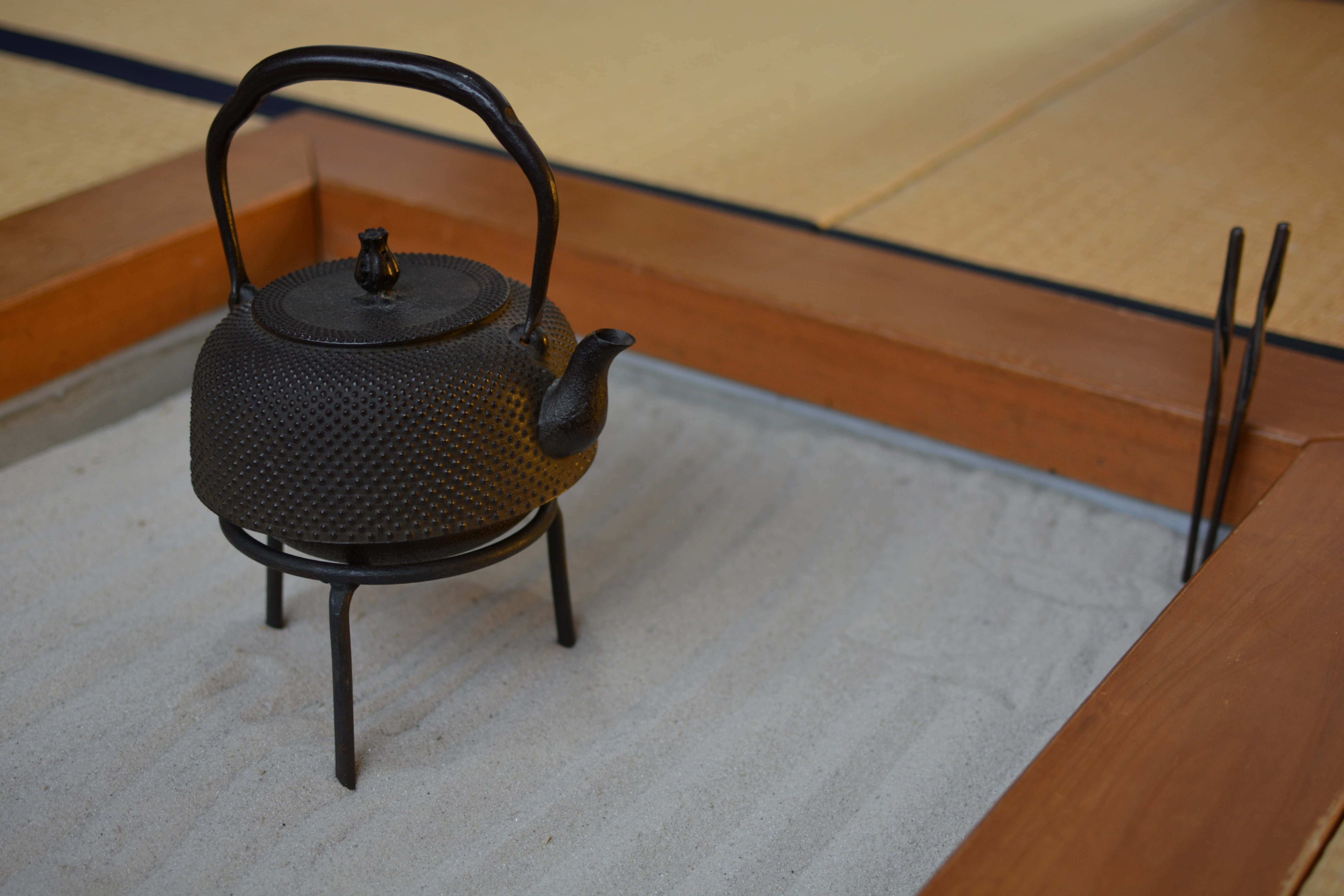pattern, countryside, metal, steel, tatami mats, focus on foreground, pot, 5K, furniture, flooring, chair, iron kettle, home interior, seat, hearth, indoors, HD Wallpaper