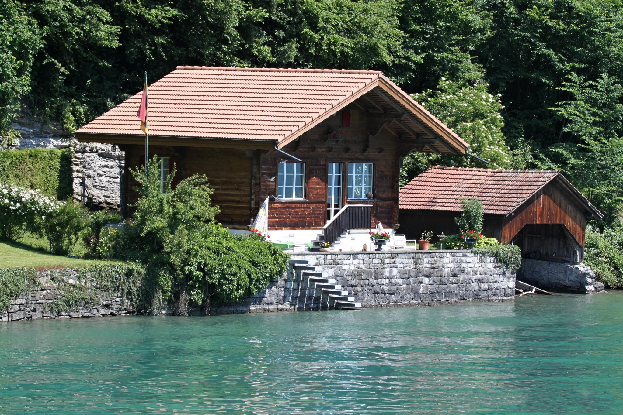 mountain landscape, beauty in nature, lake, idyllic, residential district, shore area, house, outdoors, weather, wood - material, brienz, green color, nature, HD Wallpaper