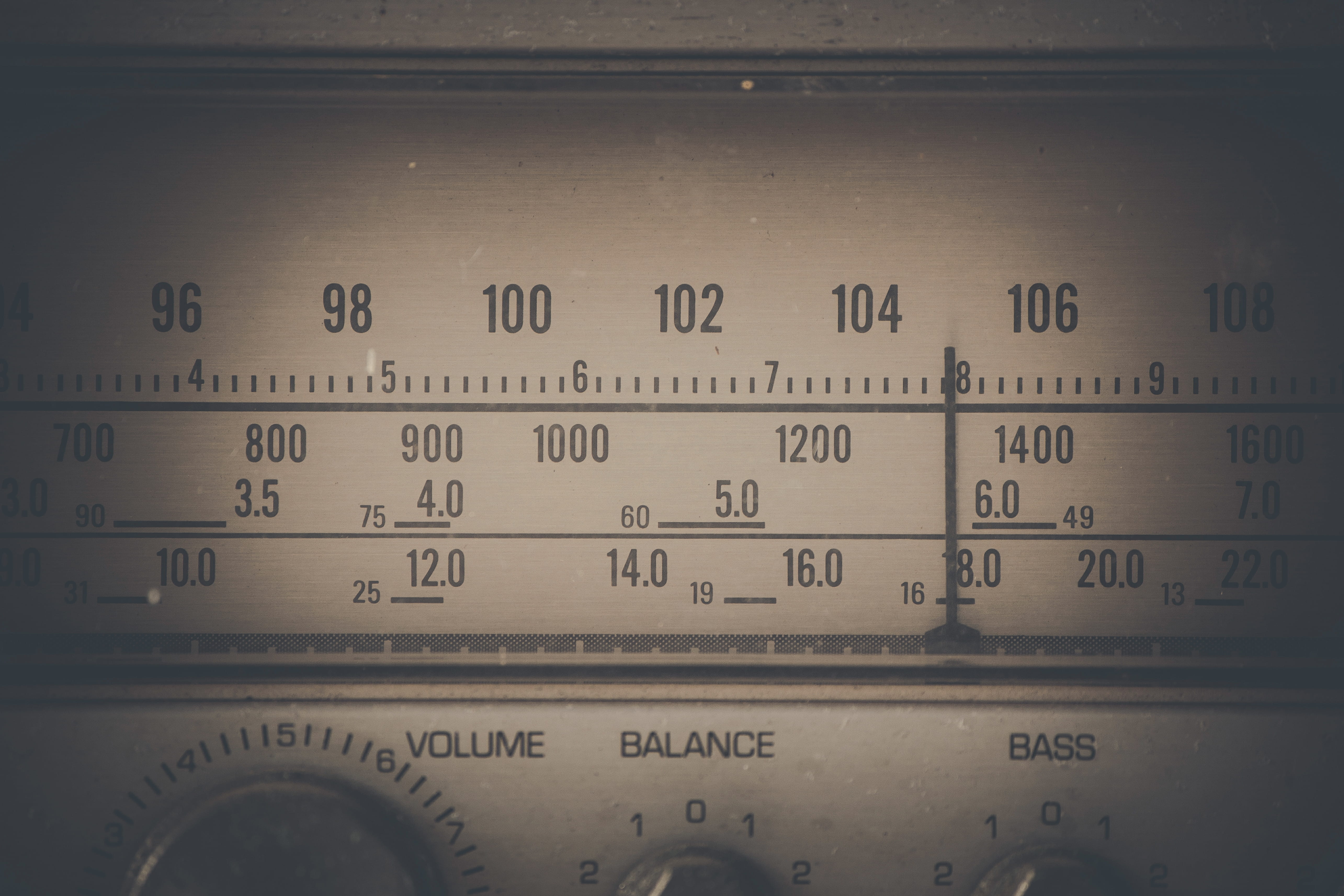 radio, accuracy, vintage, instrument of measurement, single object, no people, close-up, old music player, intrument, guidance, old, 5K, player, number, HD Wallpaper