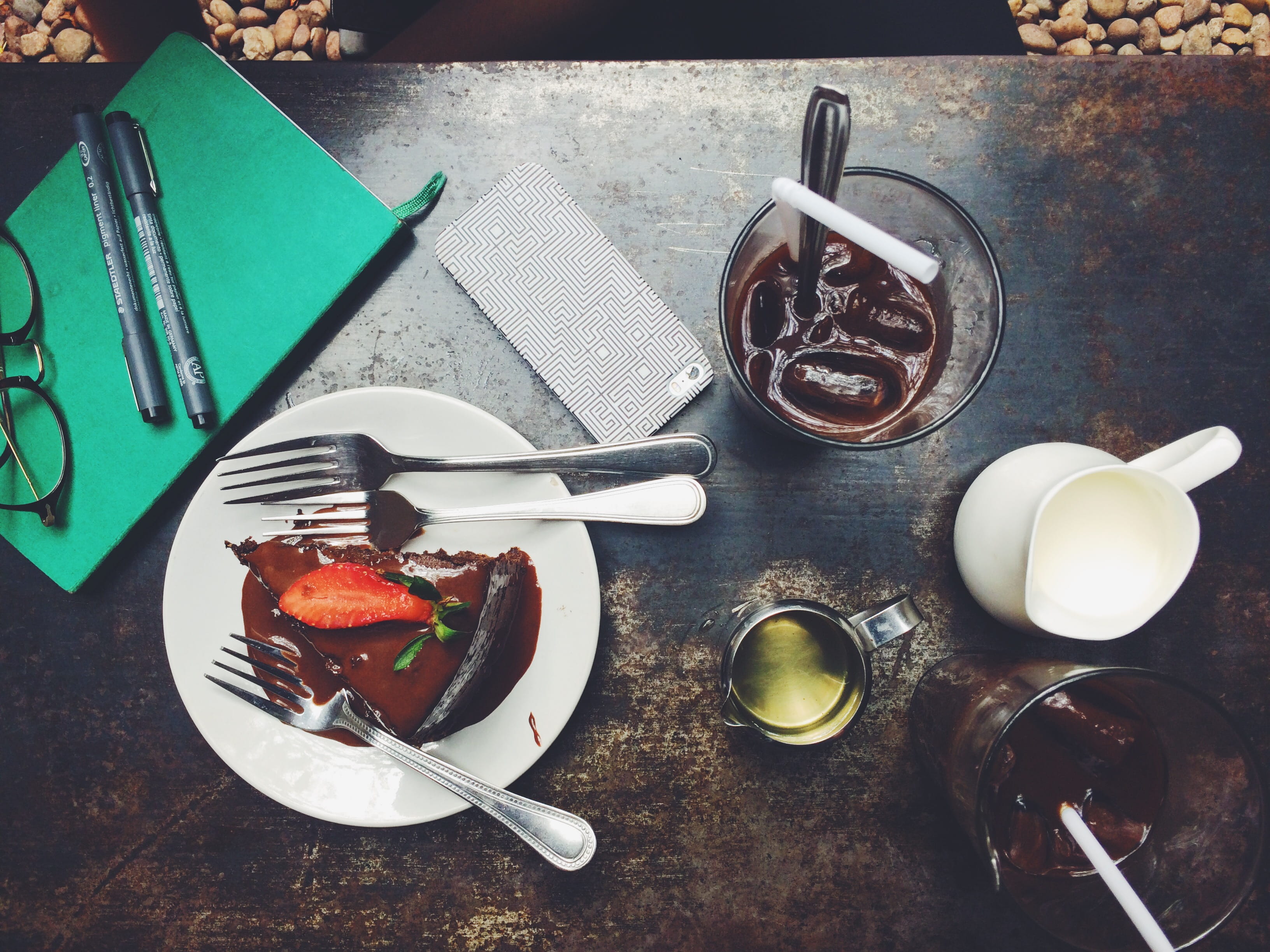 no people, fork, food and drink, strawberries, 2K, chocolate cake, still life, spoon, meal, breakfast, fruit, kochi, drink, kitchen utensil, kashi art cafe, HD Wallpaper