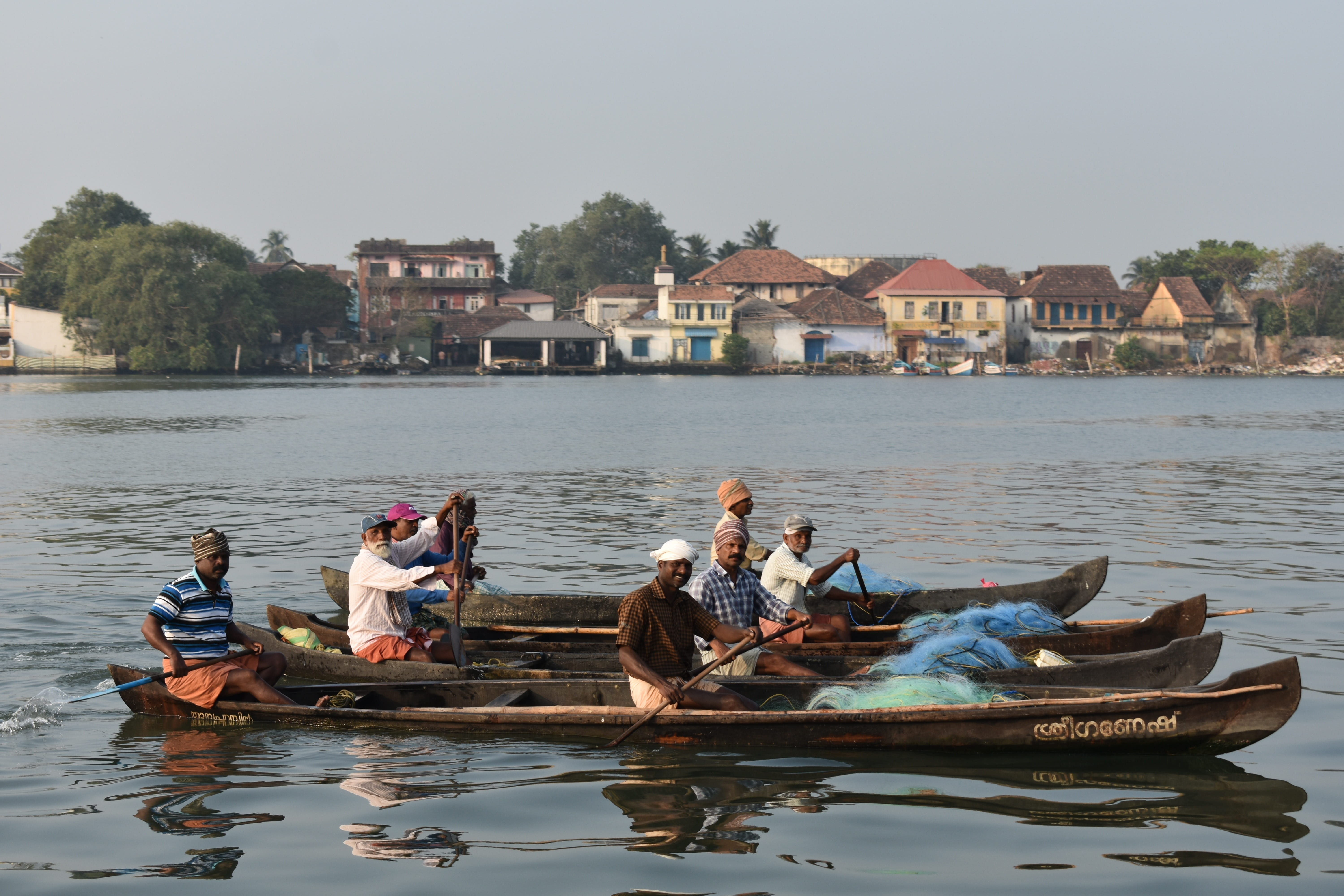 architecture, group, real people, paddle, waterfront, water, men, people, outdoors, nautical vessel, sky, india, locals, built structure, kerala, clear sky, HD Wallpaper