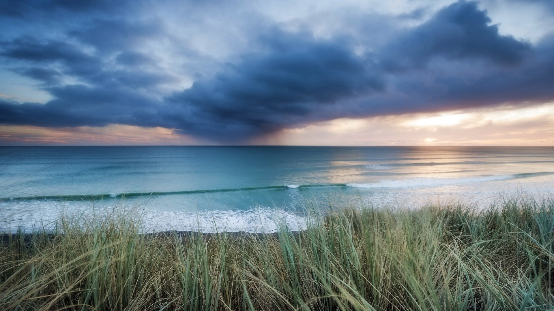 beauty in nature, grass, horizon, sea, idyllic, outdoors, nature, land, no people, 1080P, water, plant, cloud - sky, sky, waves, clouds, scenics - nature, HD Wallpaper
