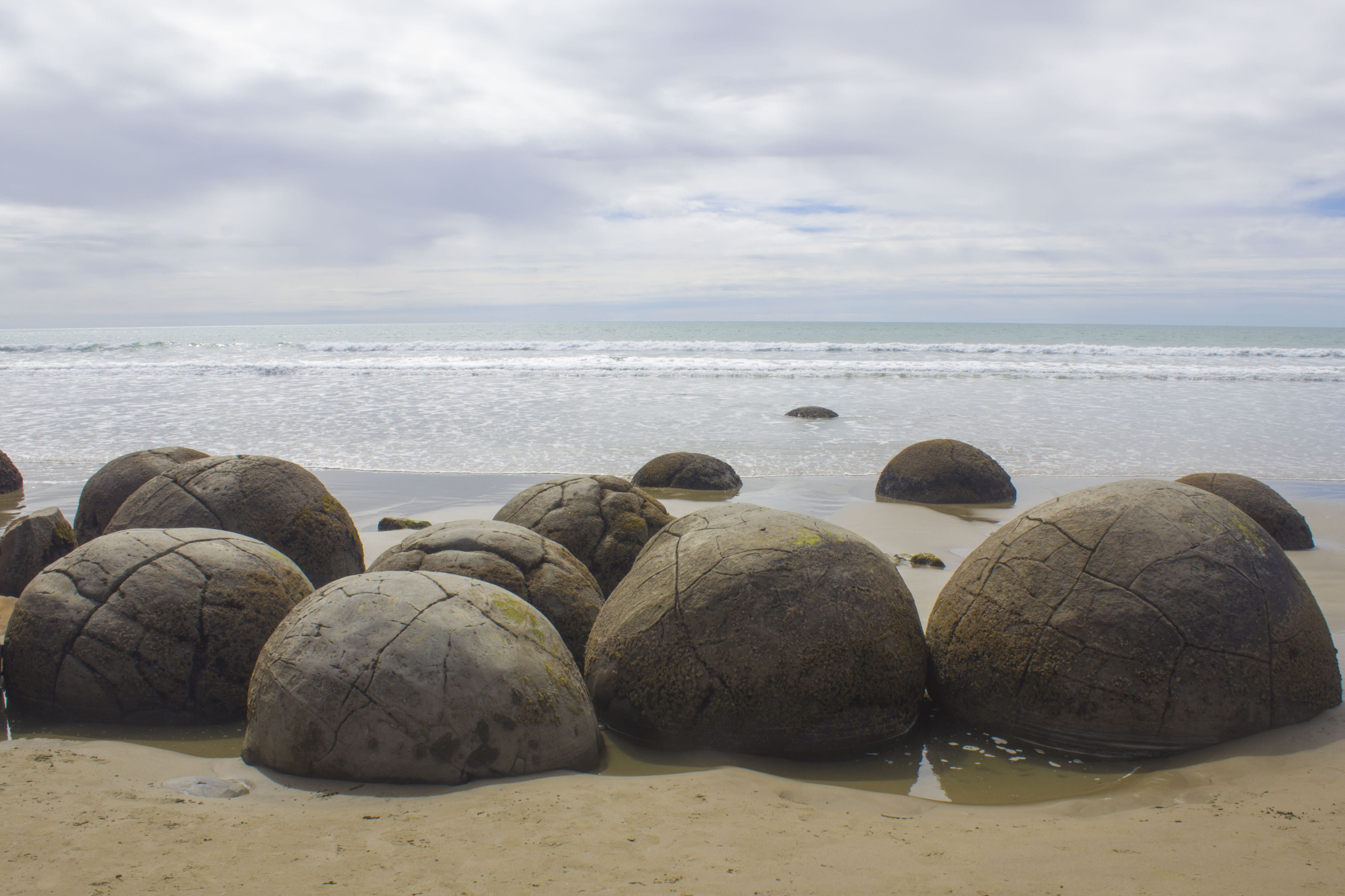 land, water, beauty in nature, horizon, moeraki, solid, rock - object, nature, 4K, cloud - sky, tranquil scene, hampden, tranquility, beach, scenics - nature, HD Wallpaper