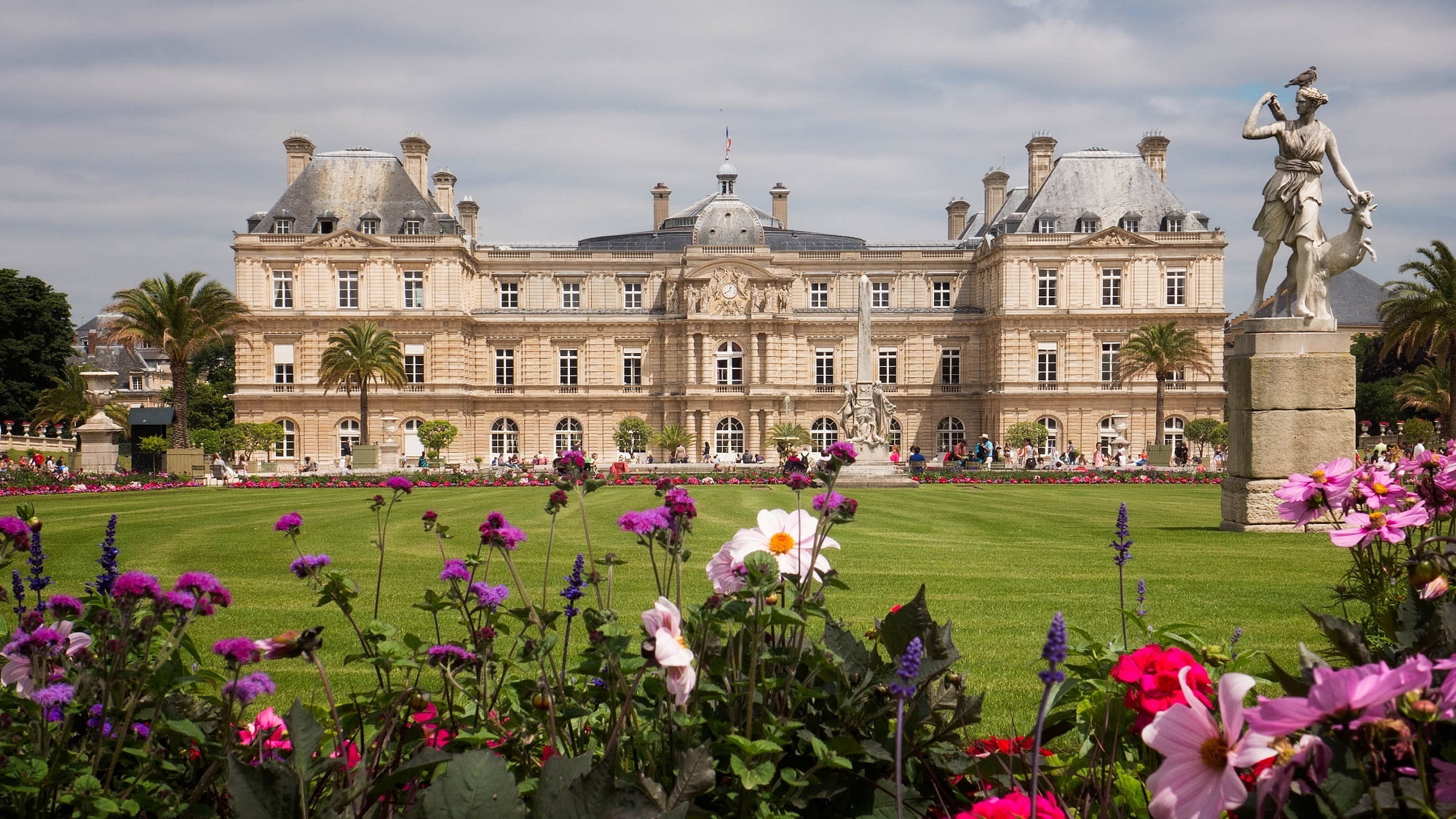 formal garden, outdoors, 1080P, luxembourg palace, day, flowering plant, ornamental garden, historic, building exterior, monument, mansion, flower, palace, HD Wallpaper