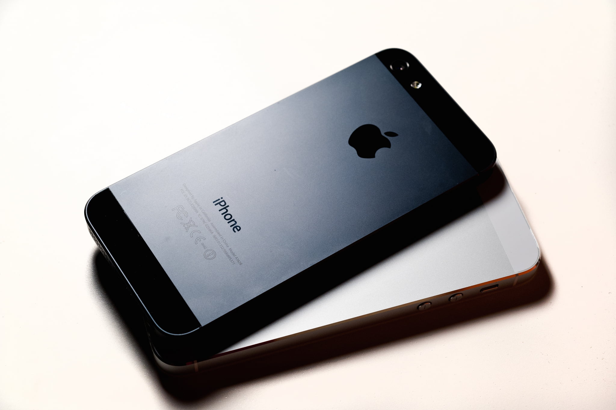 telecommunications Equipment, telephone, samsung, iphone, editorial, white, single Object, mobility, digital Tablet, iphone 6, portable Information Device, HD Wallpaper