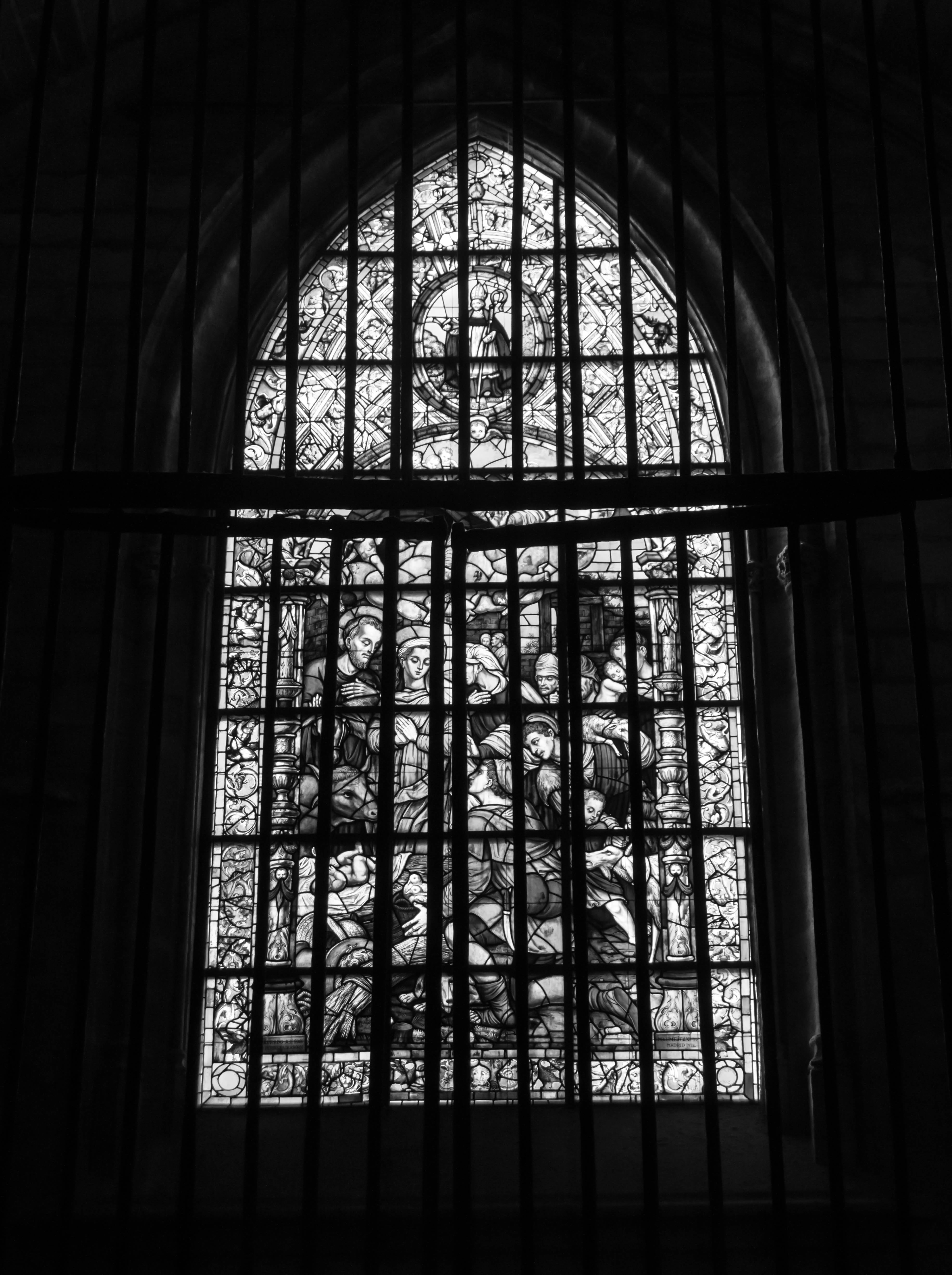 day, grating, cristalera, building, arch, glass, temple, transparent, window, belief, monuments, artistic, architecture, 5K, no people, cathedral, al - andalus, Phone HD Wallpaper