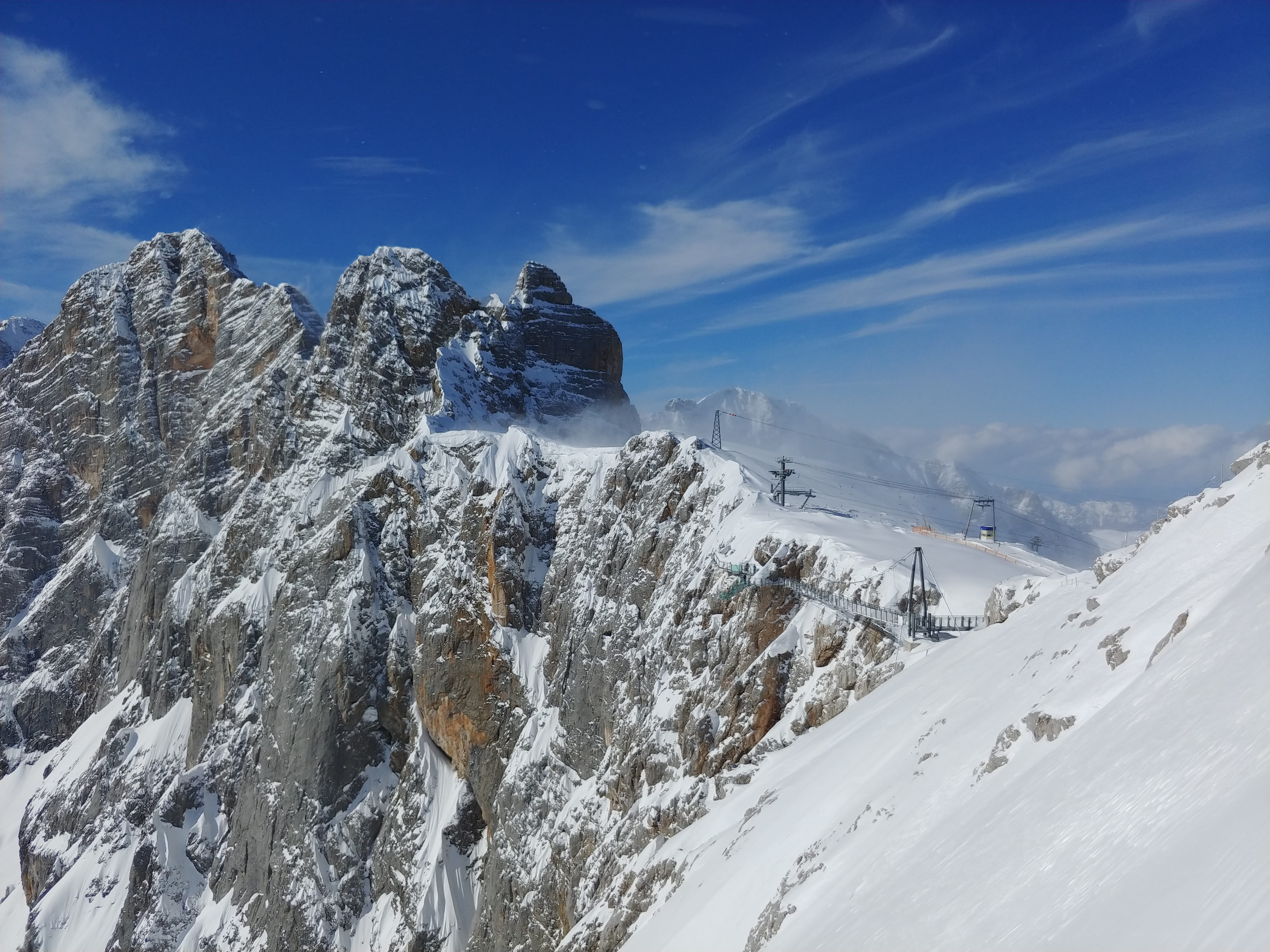 covered, ridge, sport, non-urban scene, austria, snowcapped mountain, dachstein mountains, skiing, cold temperature, blue sky, chairlift, leisure activity, HD Wallpaper