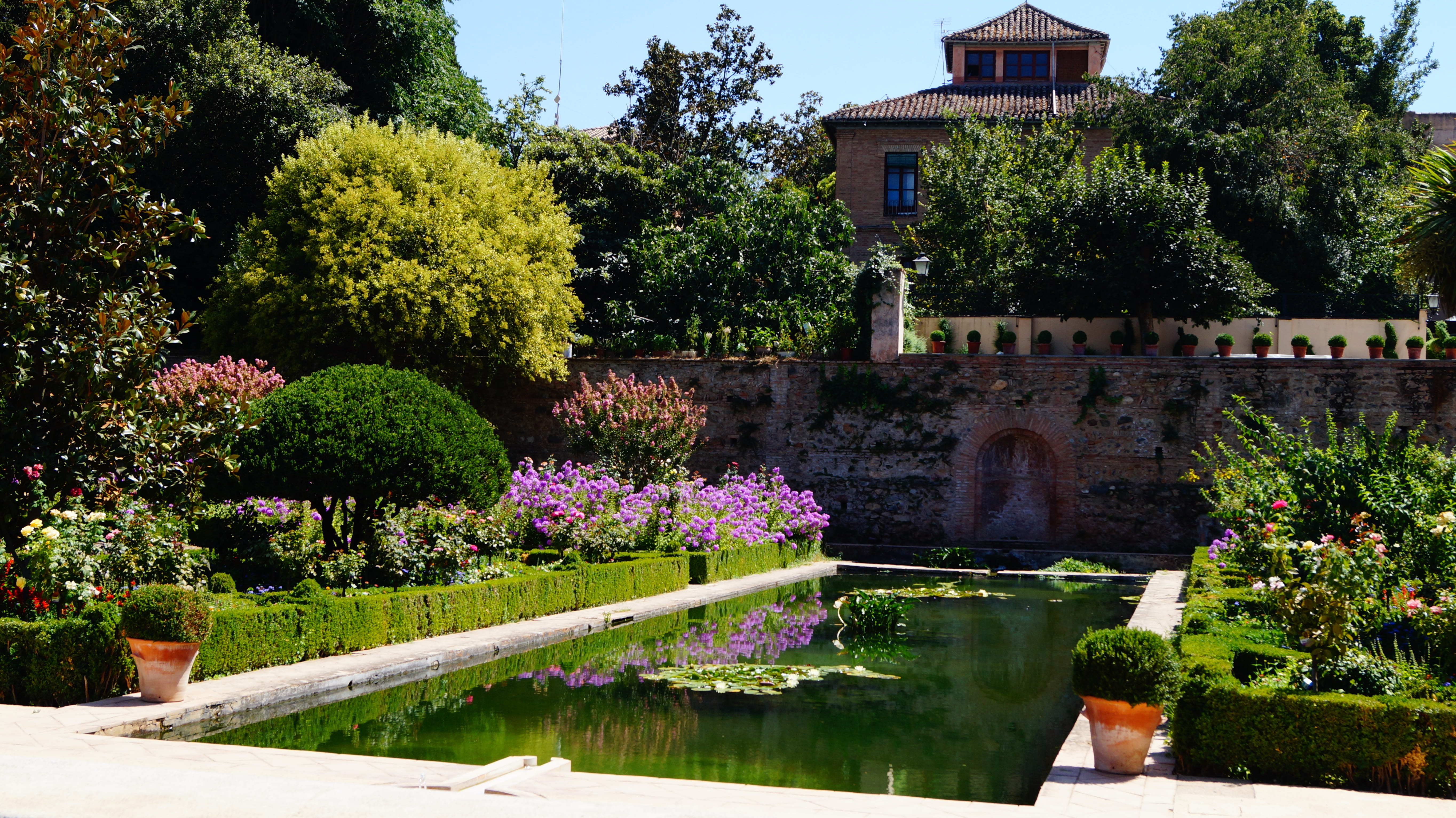 alhambra, formal garden, green color, journey, trees, palace, day, hedge, ornamental garden, building exterior, fountain, nature, history, wall, flowers, HD Wallpaper