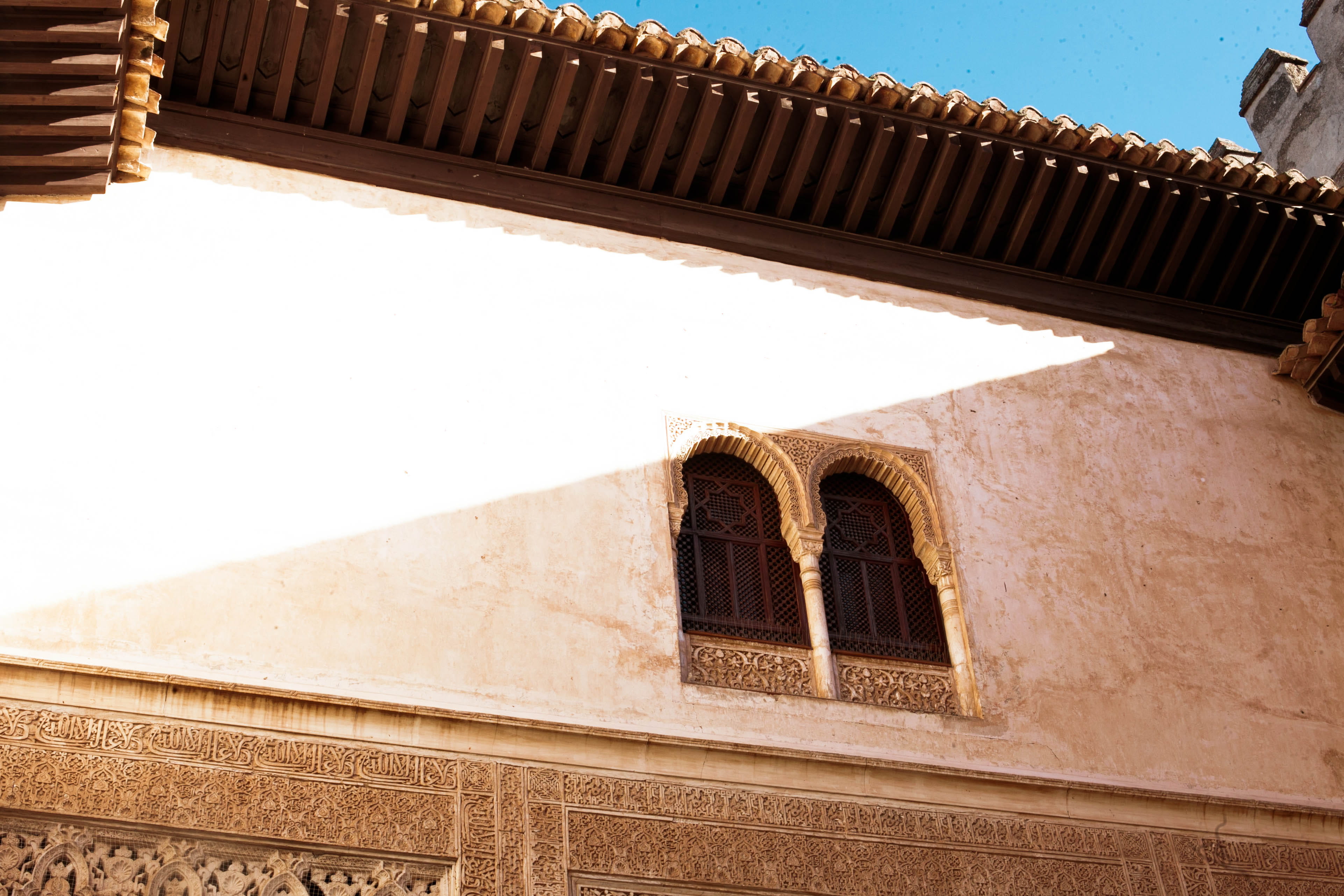 the past, wall, intricate, granada, low angle view, nasrid palaces, built structure, alcazar, alhambra, no people, travel, building, sacred, building exterior, HD Wallpaper