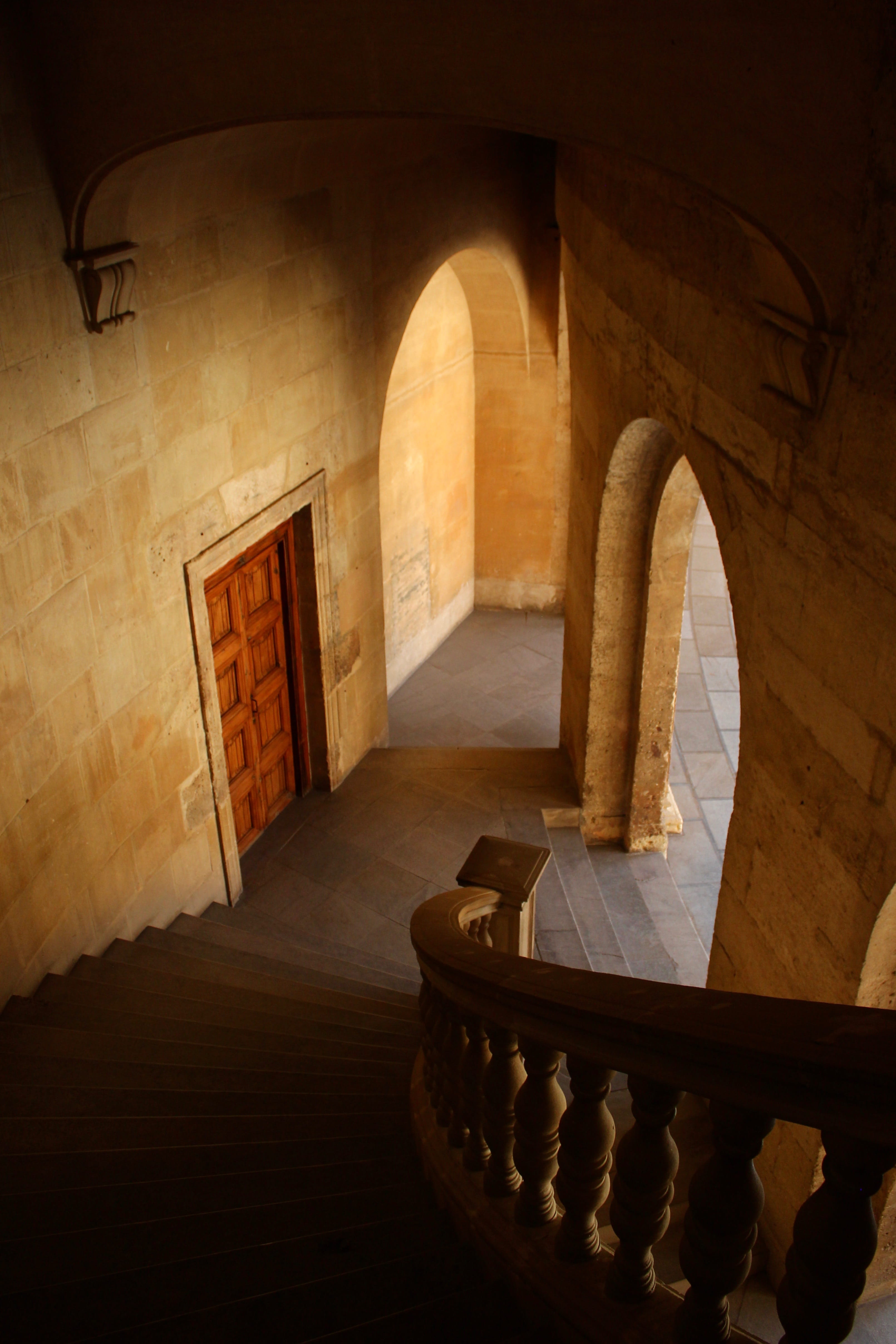 arch, light, palace of charles v, wall - building feature, tobias keller, terracotta, courtyard, wall, architectural column, wood - material, railing, no people, Phone HD Wallpaper