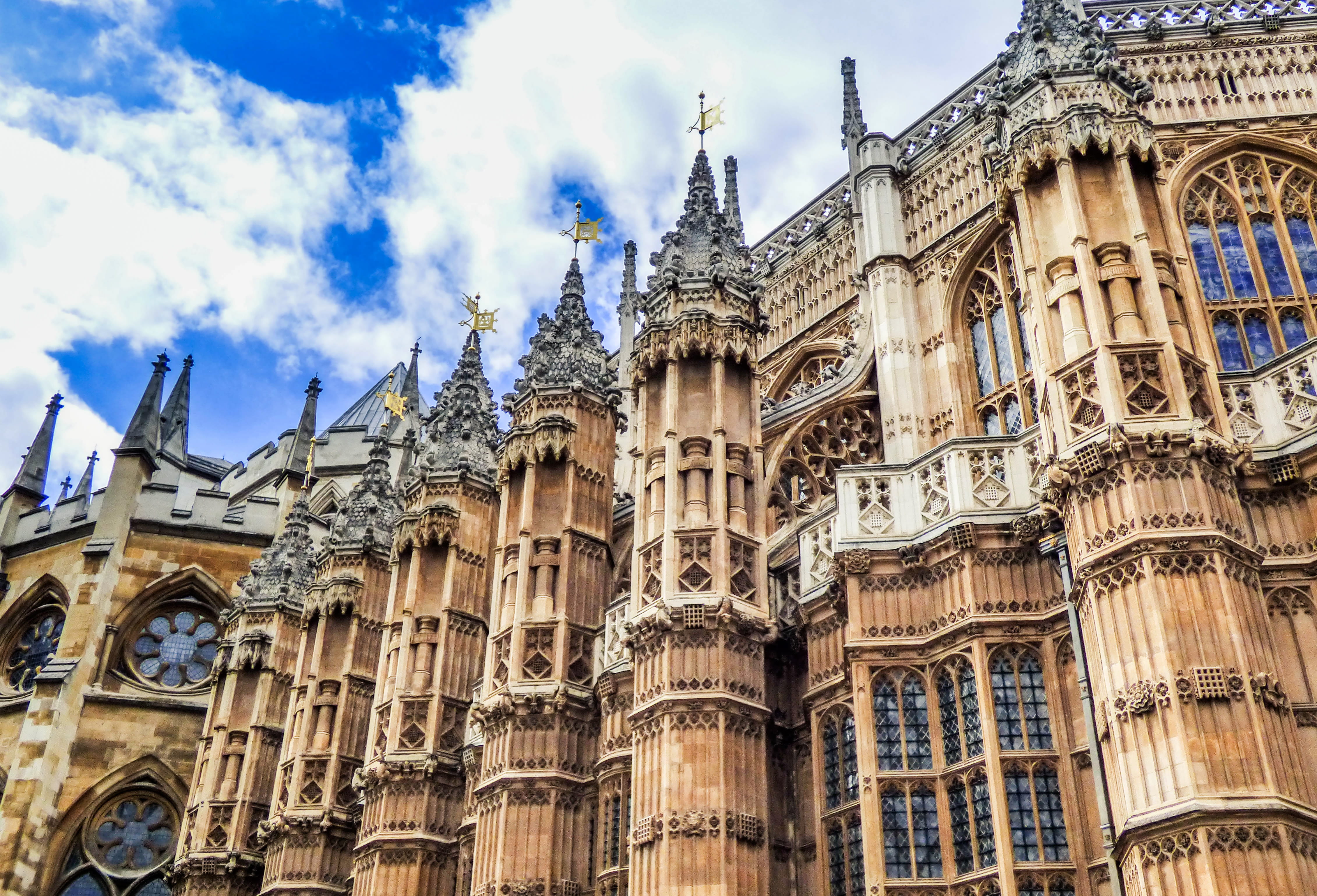 low, place of worship, london, arch, historic, low angle view, gothic, nature, urban, religion, city, ancient, town, tower, parliament, history, tourism, HD Wallpaper