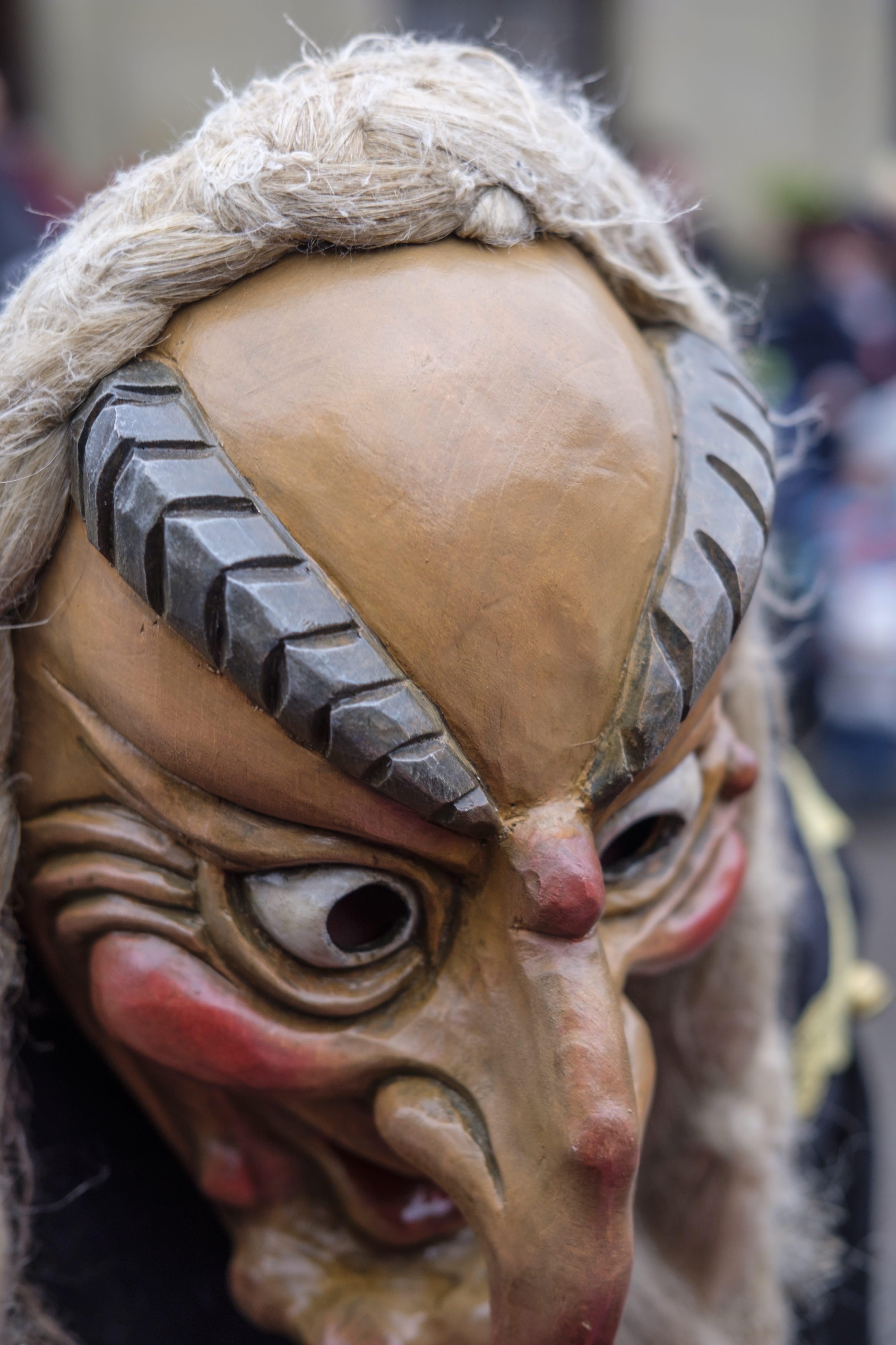 foolish, outdoors, day, body part, human representation, disguise, art and craft, costume, panel, wooden mask, human face, incidental people, human body part, Phone HD Wallpaper