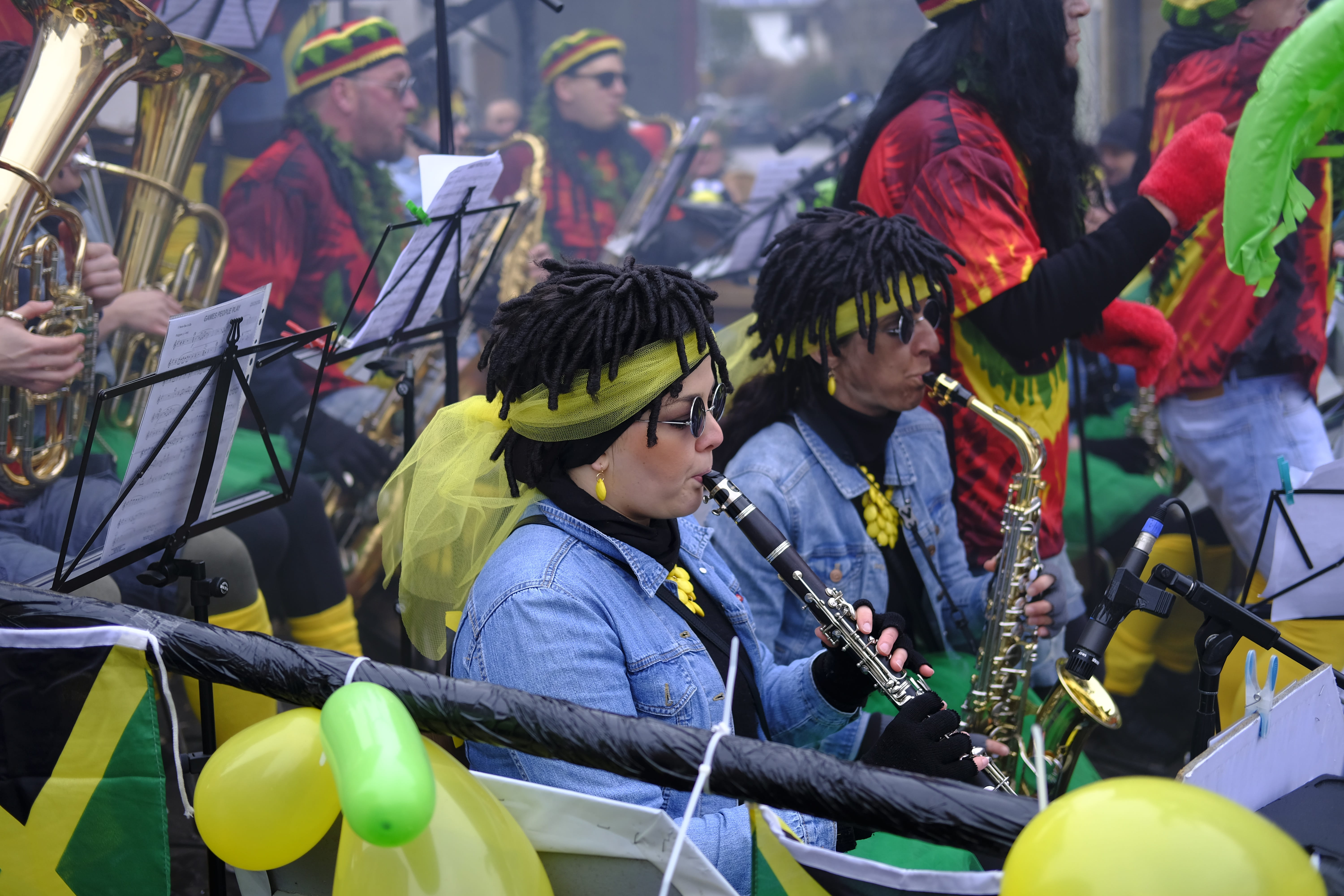 jamaica, wireless technology, carnival, occupation, men, instrument, women, holding, lifestyles, musical instrument, foolish, incidental people, looking, HD Wallpaper