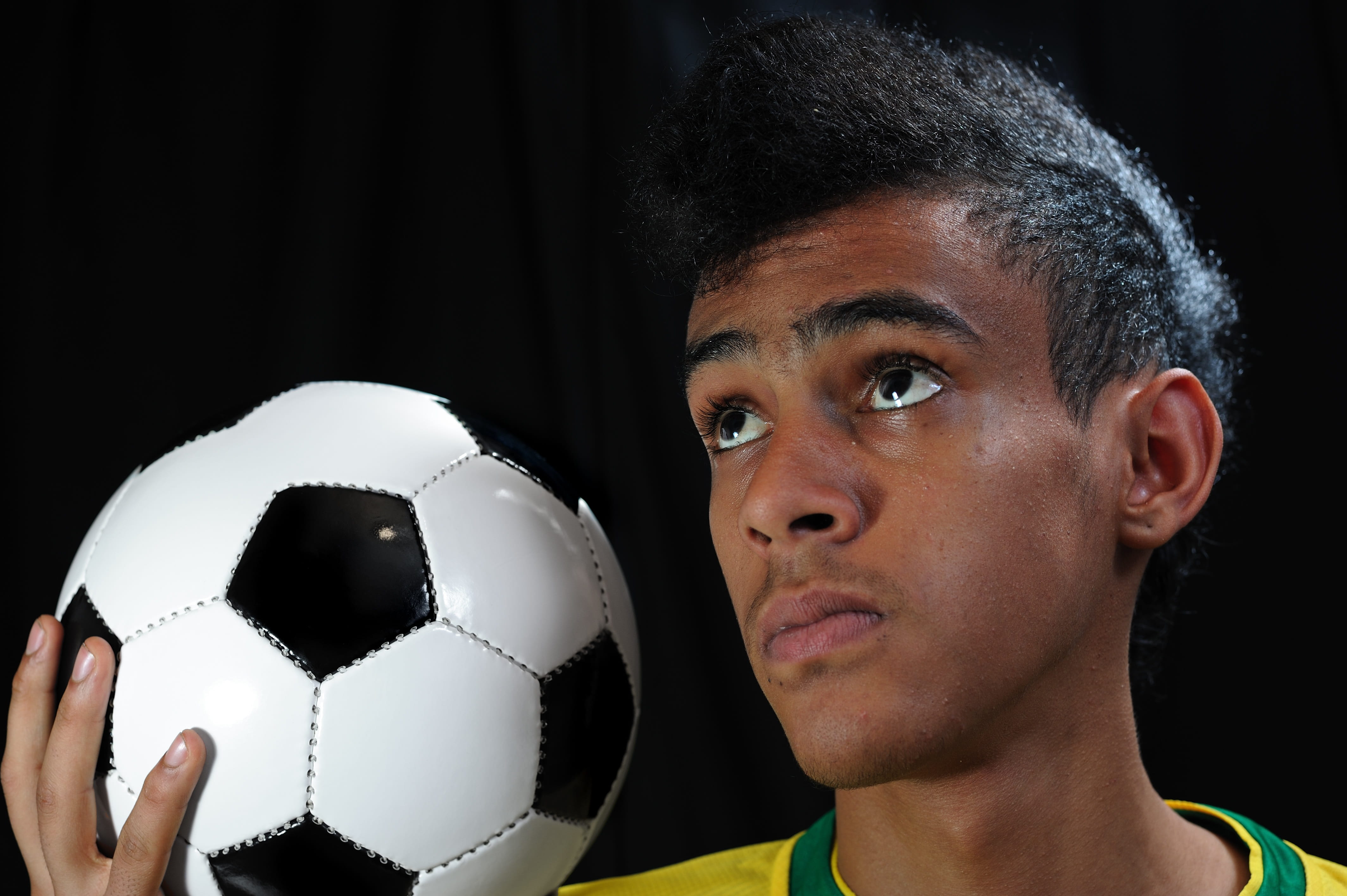 nation, playing, team sport, player, 4K, sports uniform, patriotism, confidence, adult, support, soccer ball, black hair, sport, professional, match, brazil, HD Wallpaper