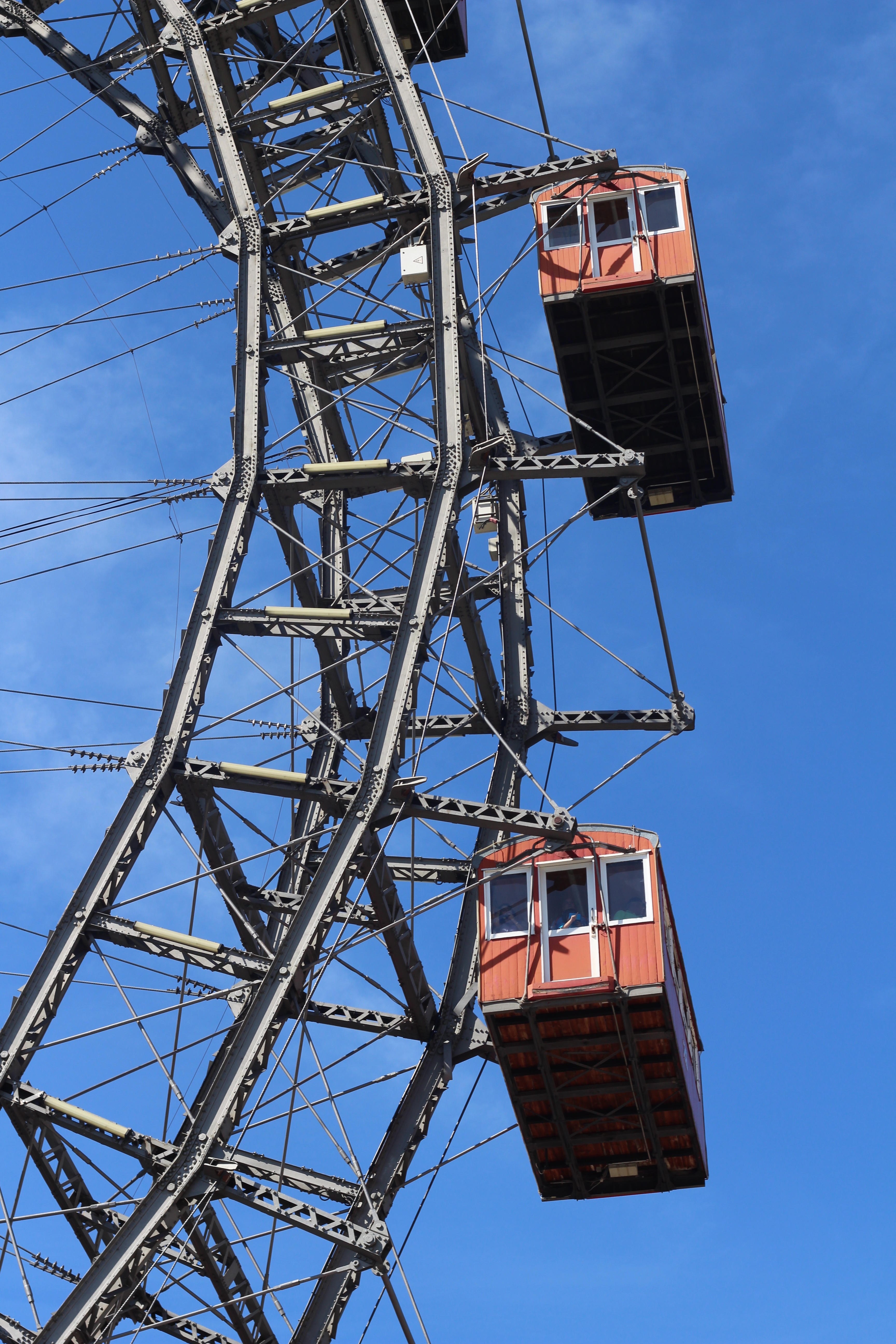 prater, fun fair, ferris, recreation, leisure, fairground, entertainment, machinery, amusement, tourism, wheel, holiday, attraction, tall - high, outdoor, Phone HD Wallpaper