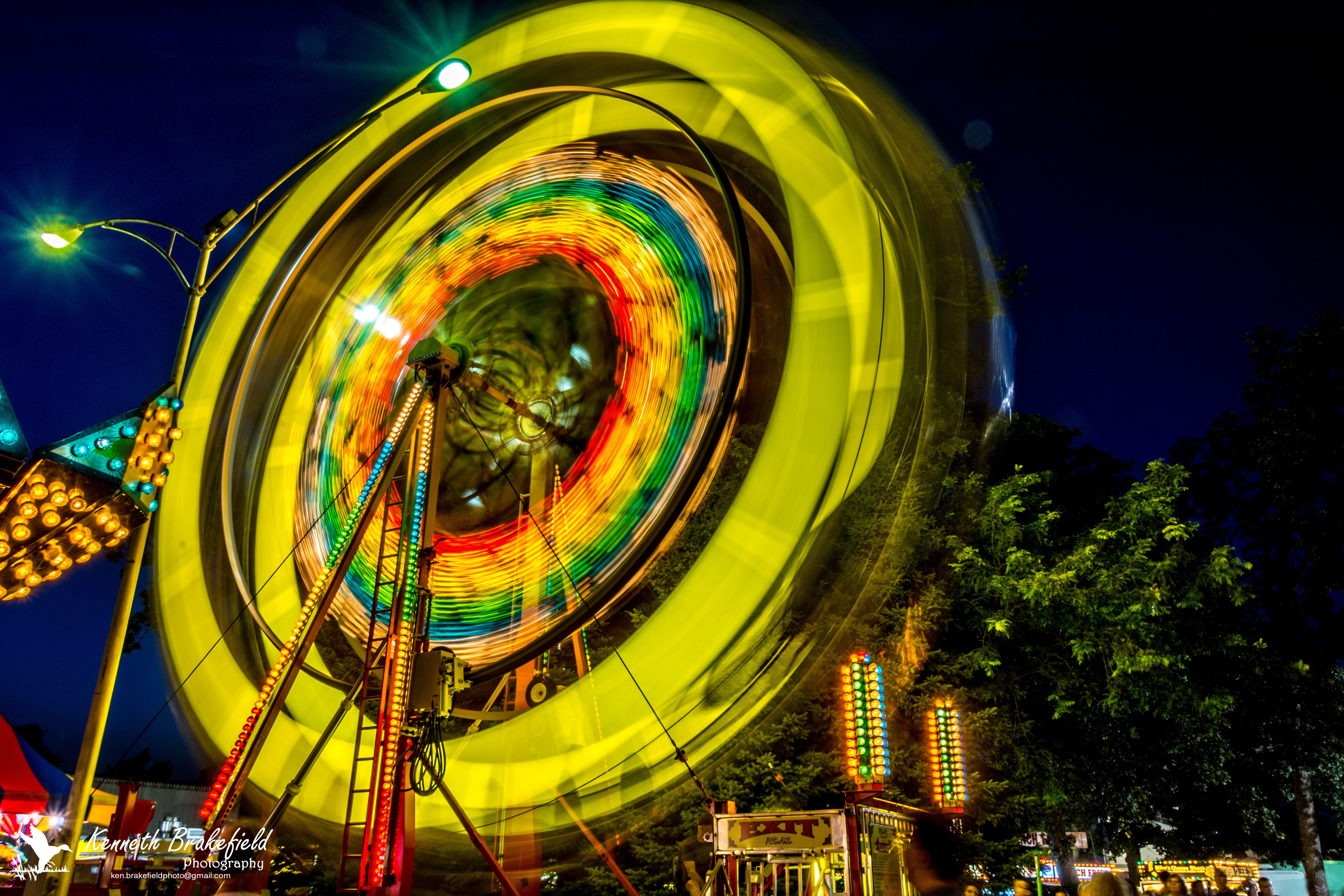 blurred motion, spinning, County Fair, amusement, blur, built structure, evening, spin, sky, excitement, 5K, big, attraction, low angle view, round, entertainment, HD Wallpaper