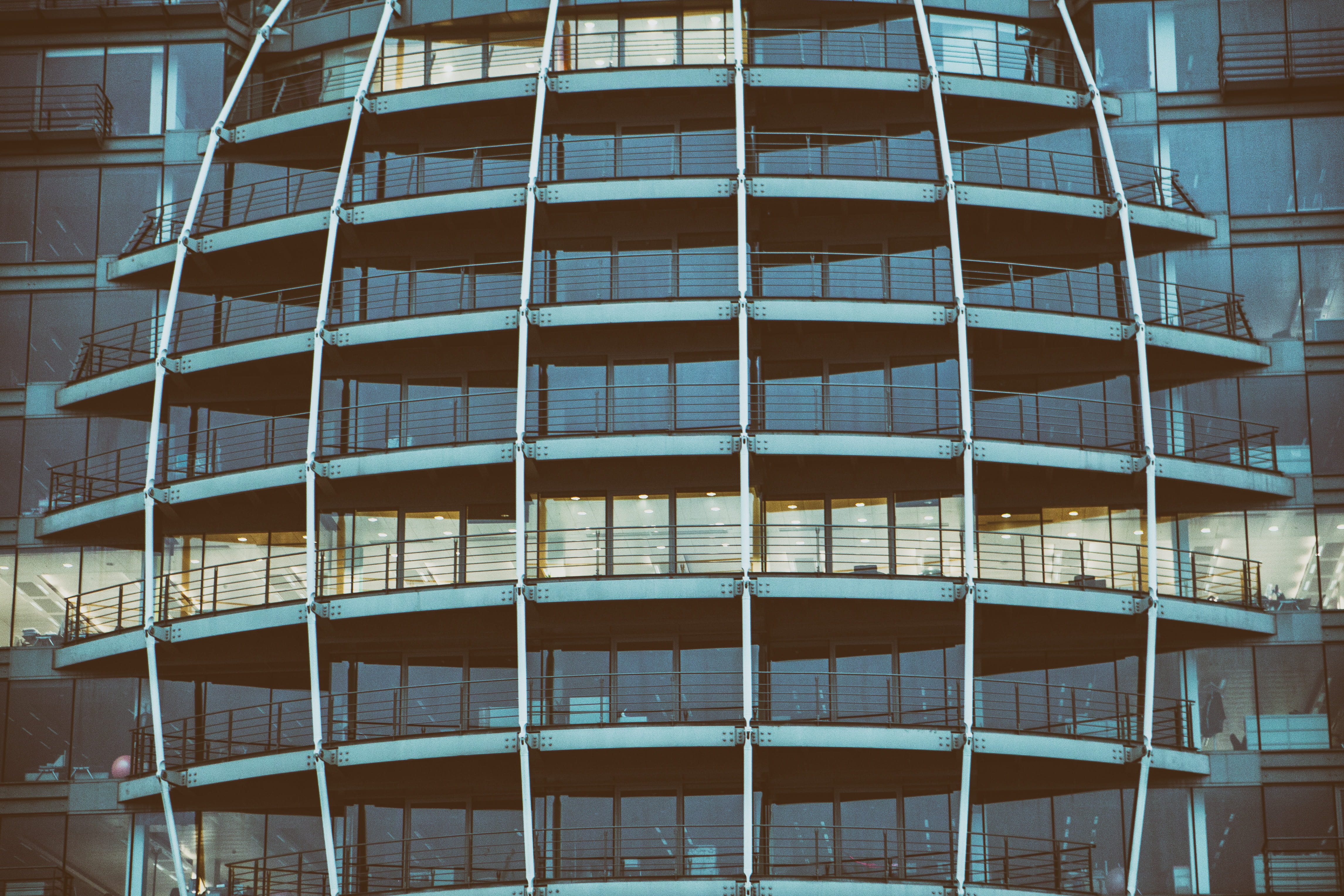 building Exterior, full frame, sunlight, low angle view, London, business, modern, urban Scene, glass, built Structure, Thames river, construction Industry, HD Wallpaper