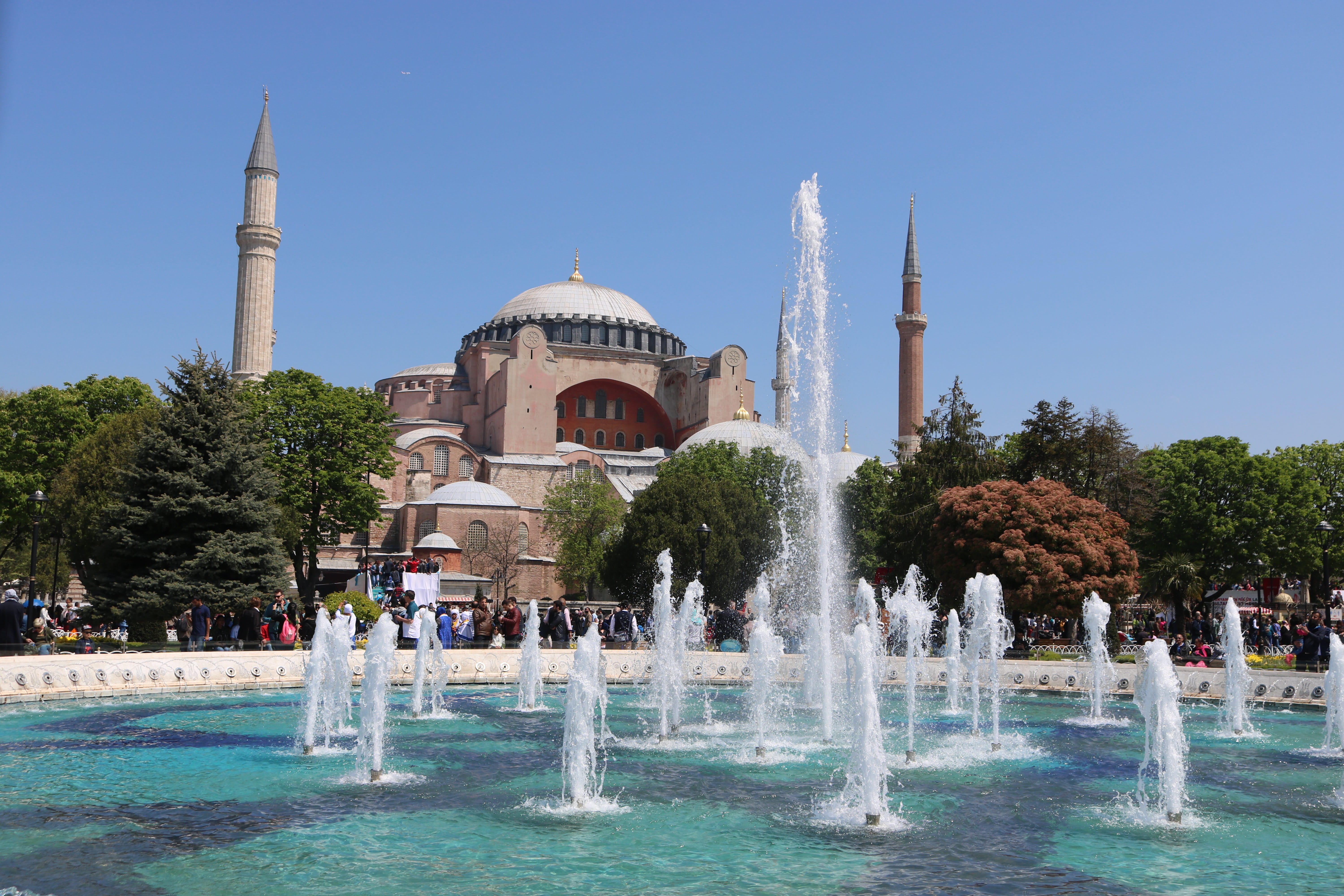 religion, splashing, minaret, baloch, swimming pool, architecture, greenish blue, water, body of water, dome, 5K, hotel, outdoors, outdoor, built structure, HD Wallpaper