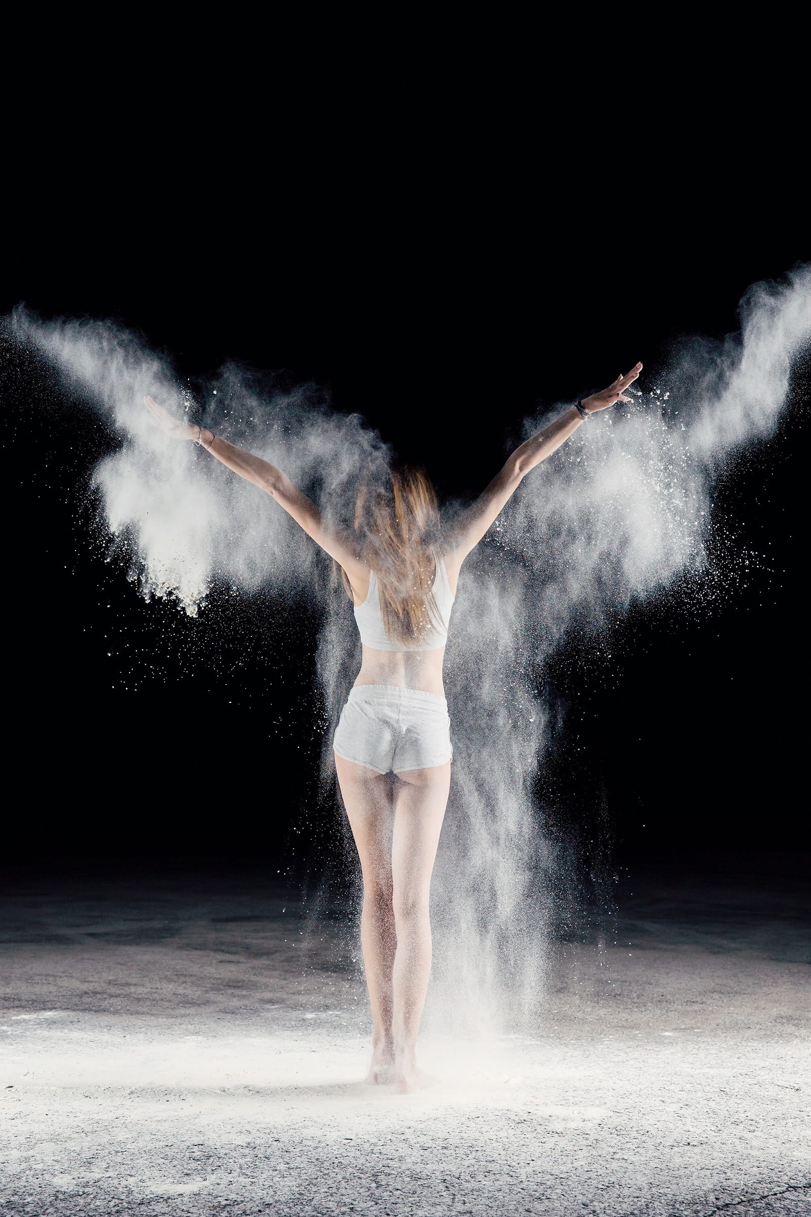 front view, dancing, performance, hairstyle, human limb, young adult, skill, bulgaria, dom, motion, body part, vitality, young woman, powder, women, one person, Phone HD Wallpaper