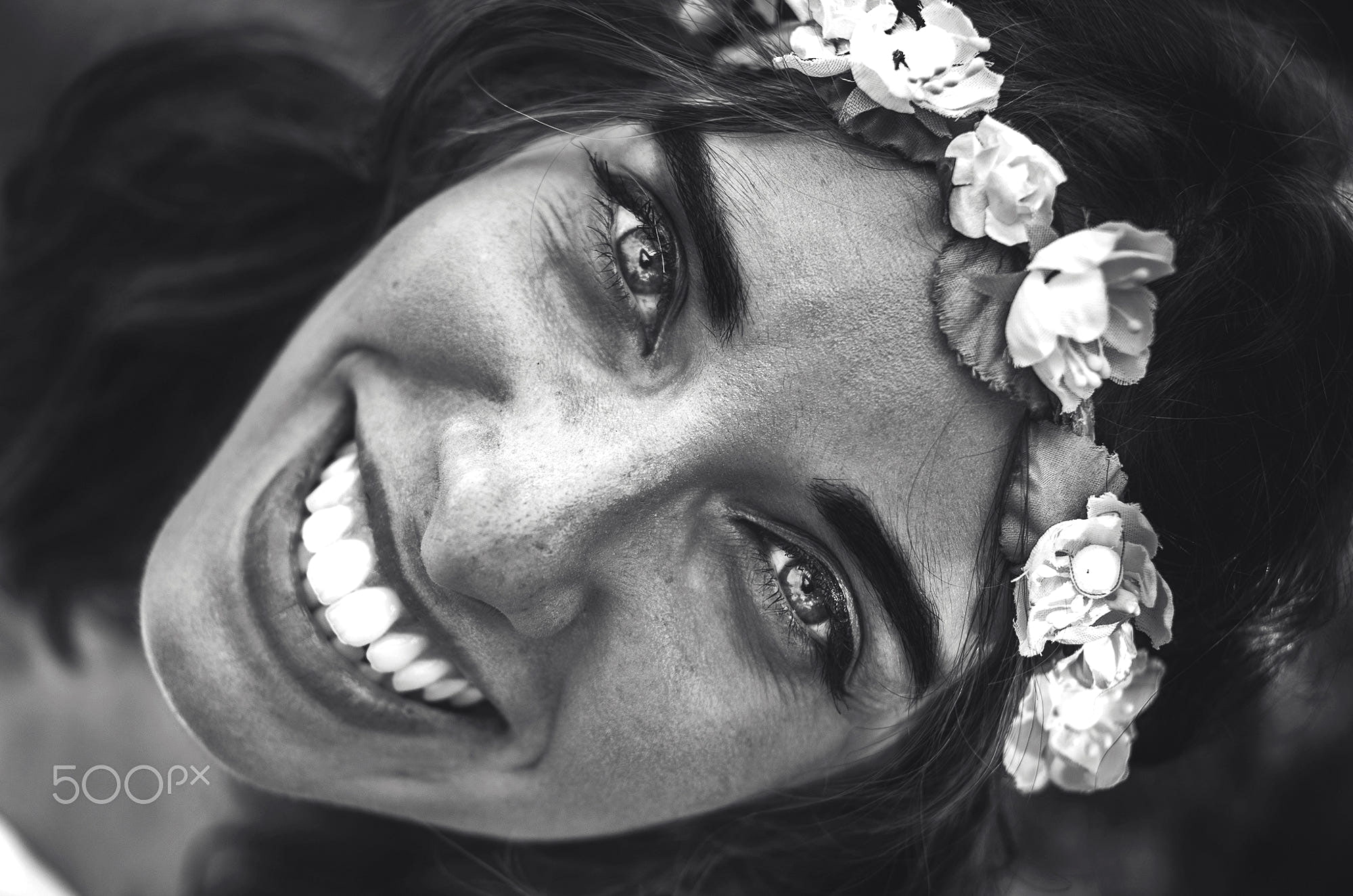 emotion, human face, real people, mouth open, leisure activity, 1080P, flower, monochrome, body part, adult, close-up, smiling, women, young adult, lifestyles, HD Wallpaper