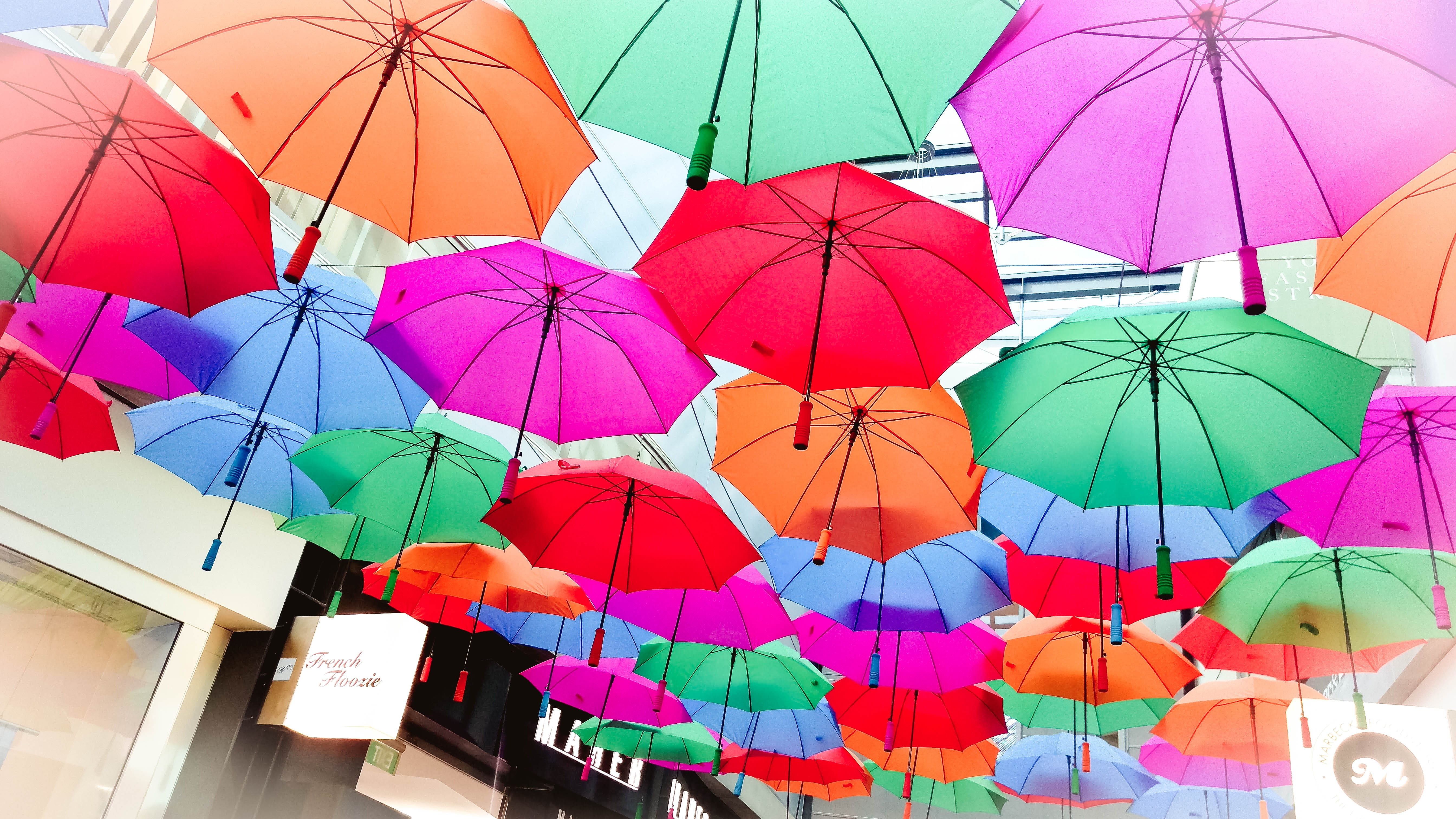 weather, abundance, architecture, yellow, outdoors, retail, decoration, day, choice, multi Colored, security, colors, Artistic, side by side, parasol, hanging, HD Wallpaper