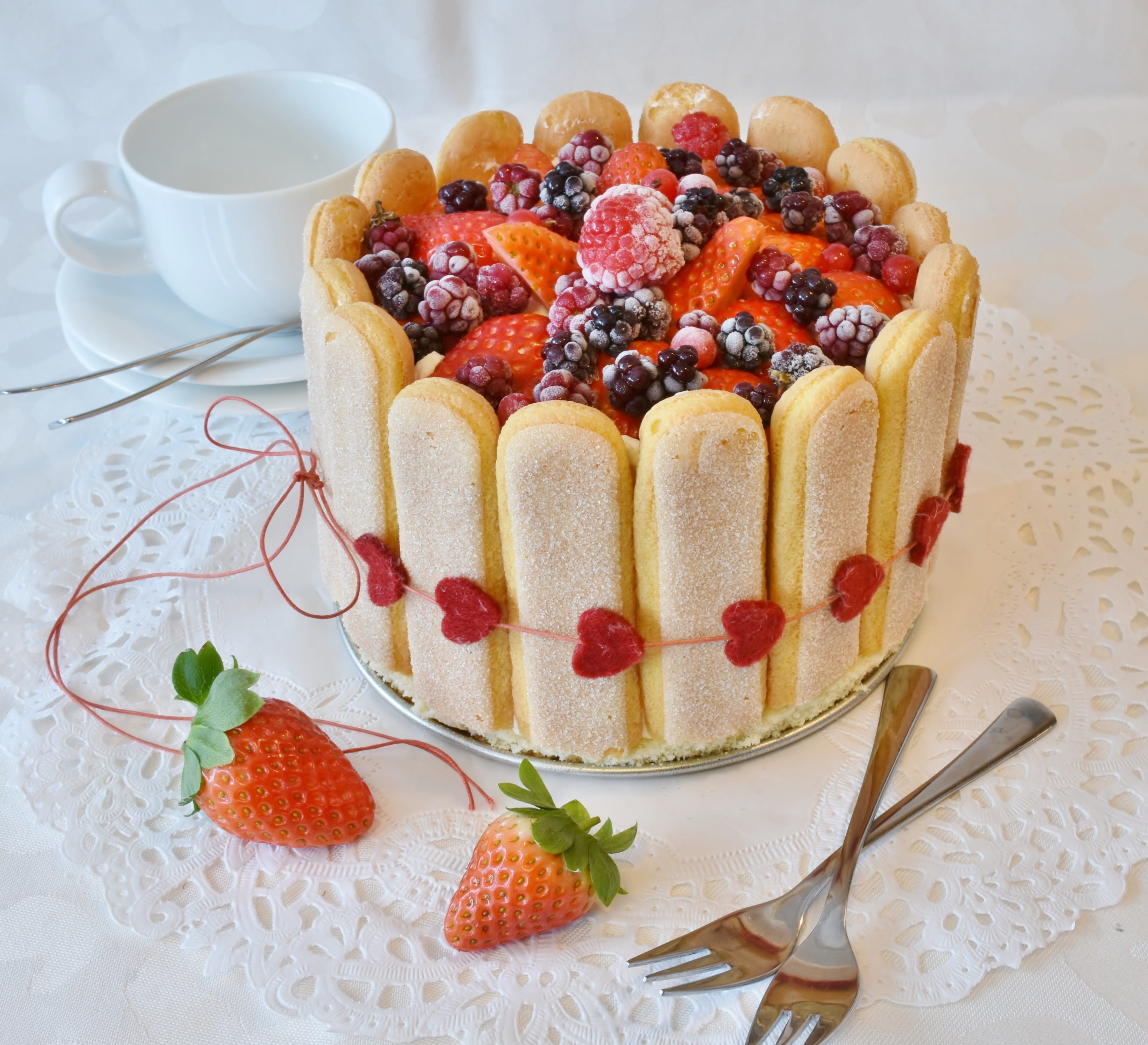 healthy eating, coffee, coffee time, fruit, food and drink, food, baked, temptation, wood strawberry, valentines day, still life, indoors, easter, blackberry, HD Wallpaper