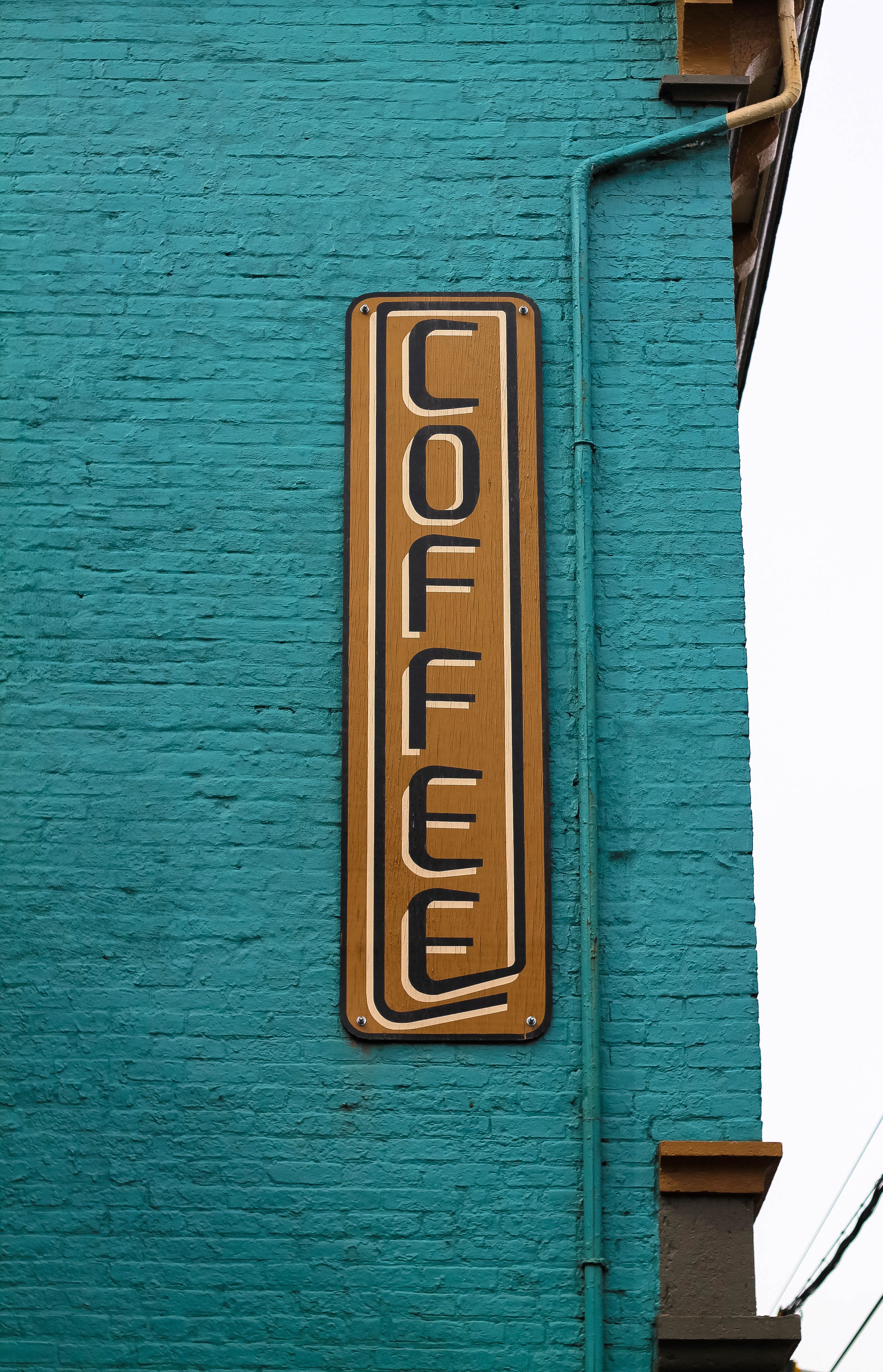 turquoise, wooden, metal, building, number, typography, brick, turquoise colored, built structure, outdoors, lifestyle, western script, city, blue, sign, Phone HD Wallpaper