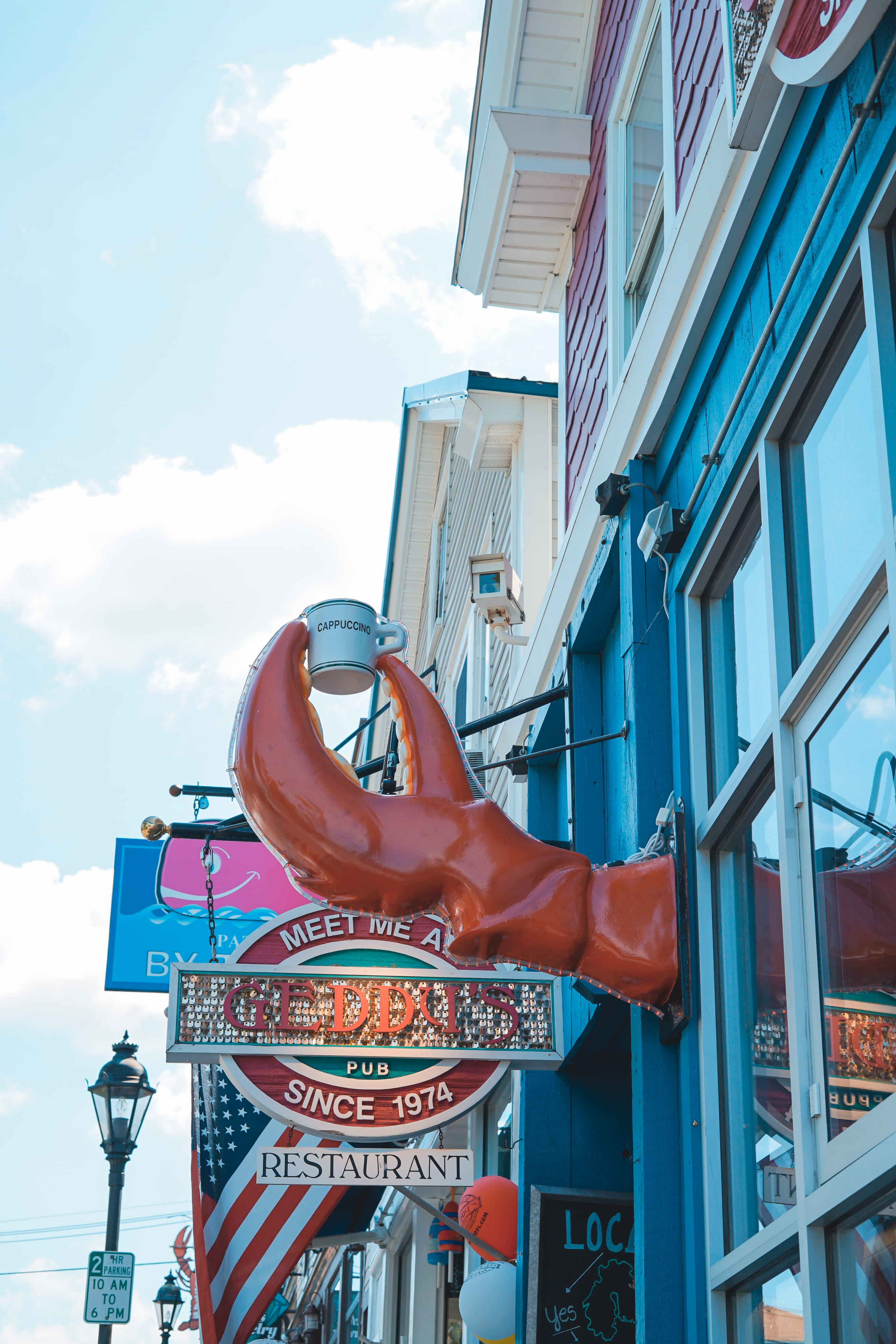 transportation, cloud - sky, red, logo, sea side life, street view, coffee shop, crab claw, sea side, sea, shop front  sign, building exterior, low angle view, Phone HD Wallpaper