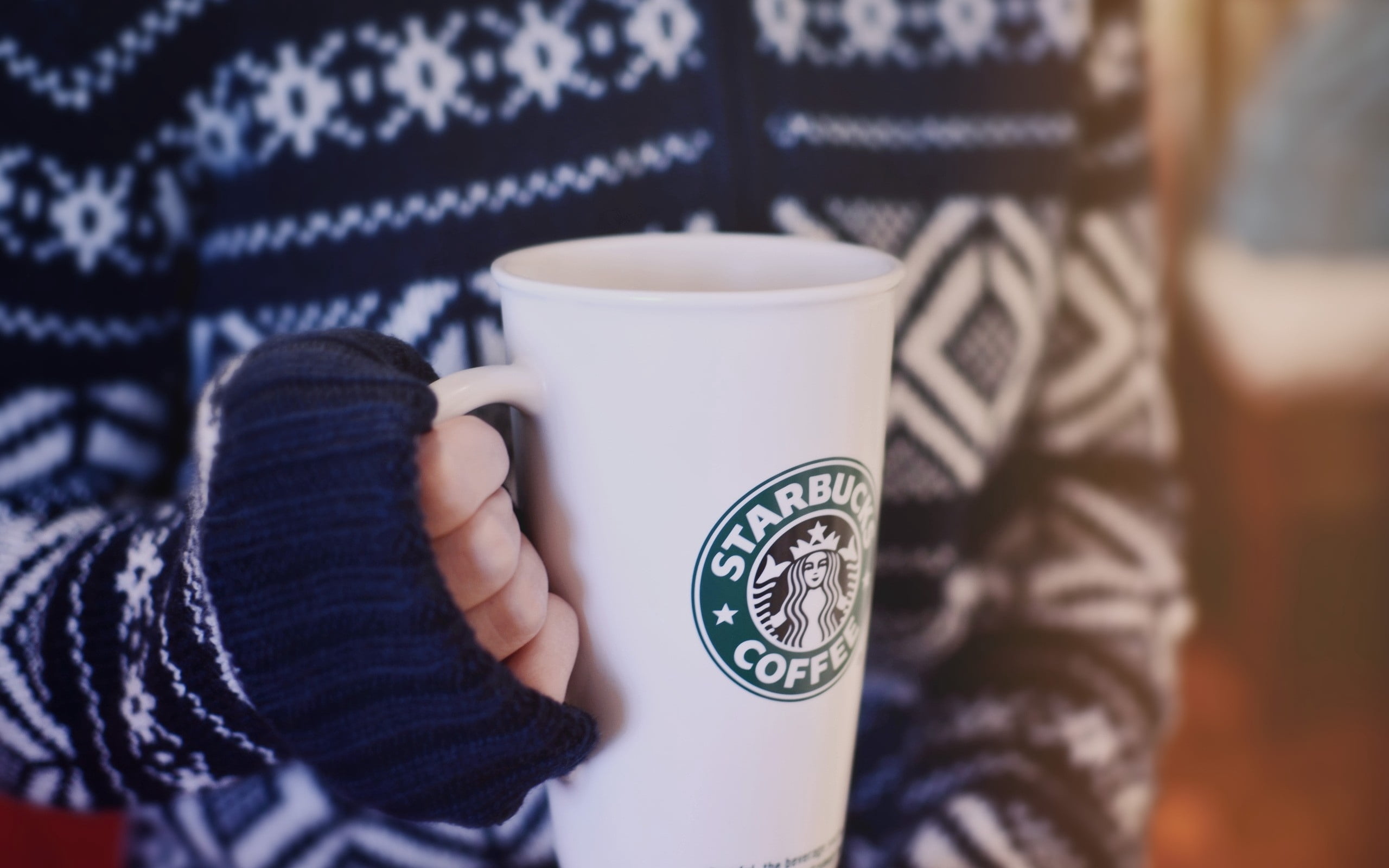 caucasian Ethnicity, sweater, casual Clothing, coffee, adult, drinking, cafe, one Person, women, starbucks, females, refreshment, drink, hands, mood, mug, HD Wallpaper