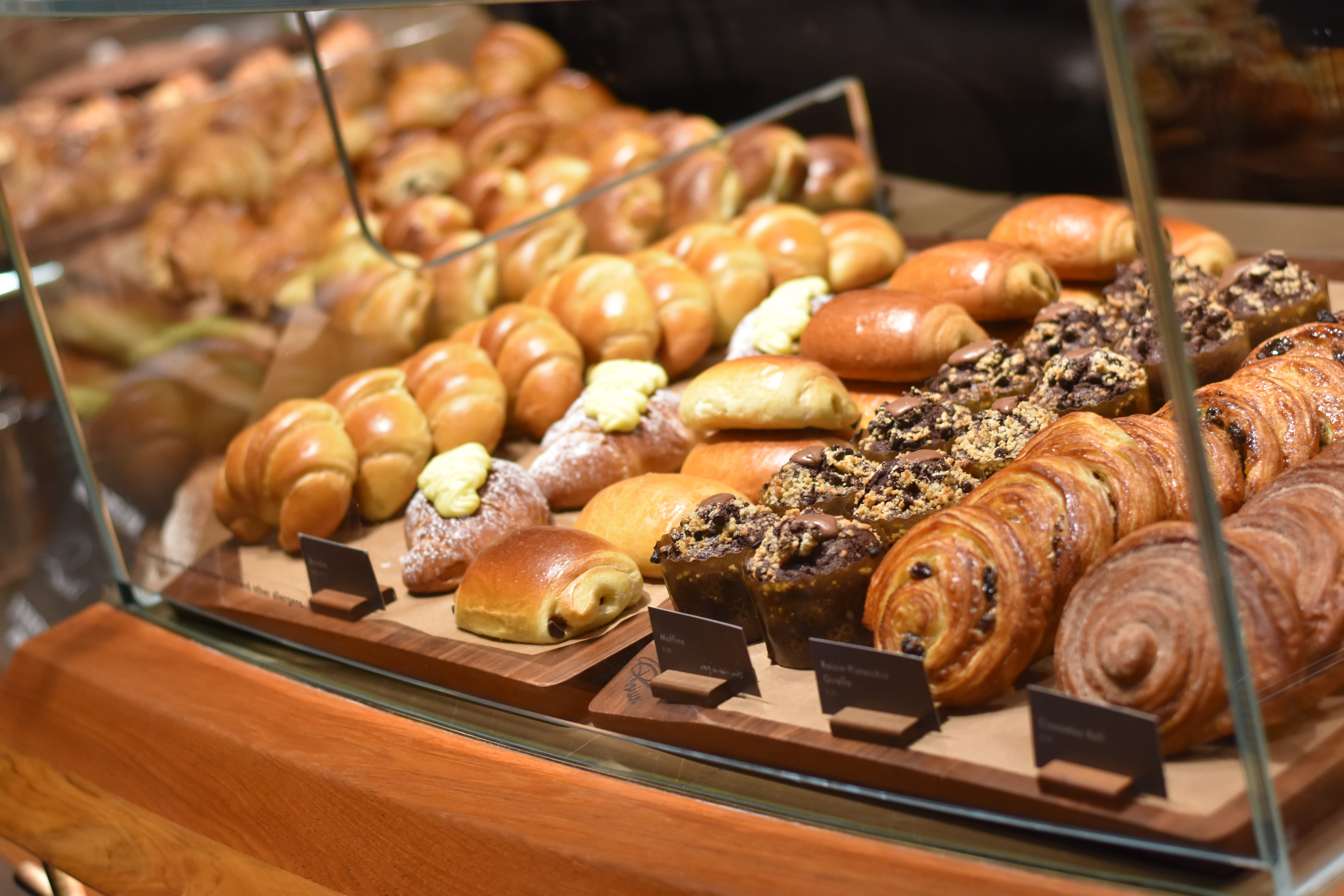 ready-to-eat, still life, healthy eating, food and drink, food, for sale, indoors, market stall, market, temptation, starbucks reserve, business, seattle, HD Wallpaper