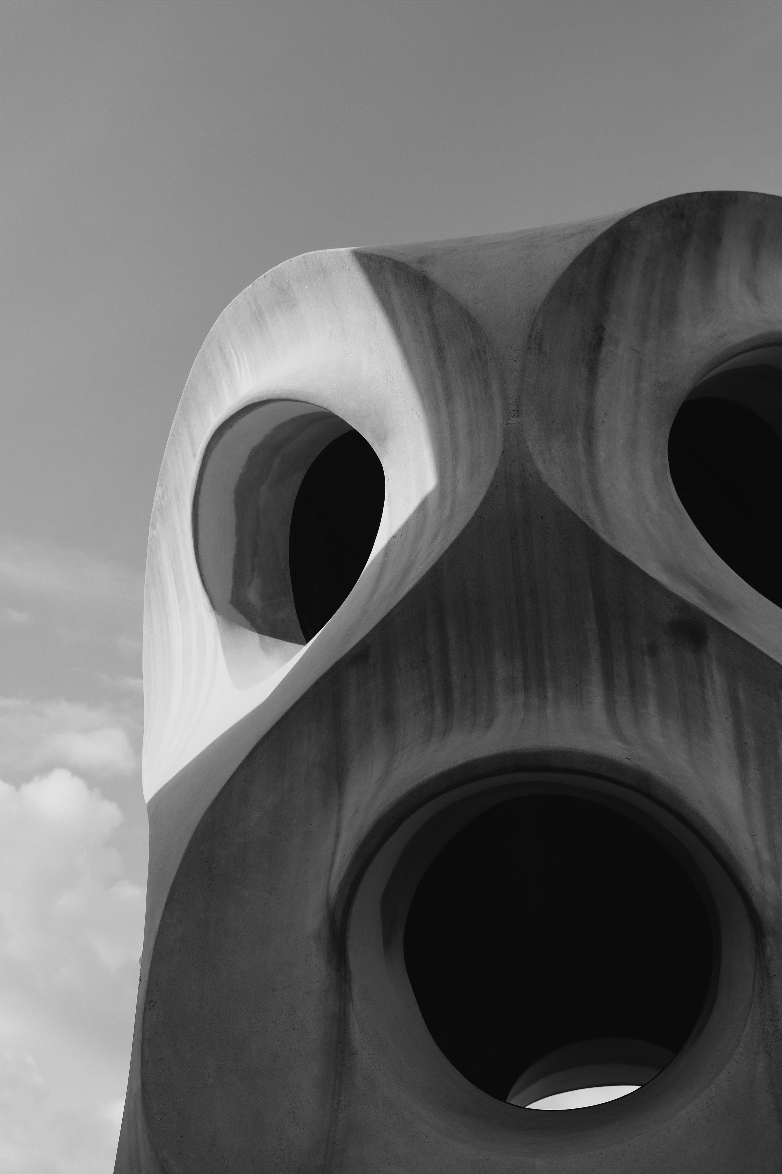 surprised, metropolis, porthole, shape, no people, religion, belief, building, nature, arch, day, casa milà, concrete, built structure, close-up, sky, archaeology, Phone HD Wallpaper