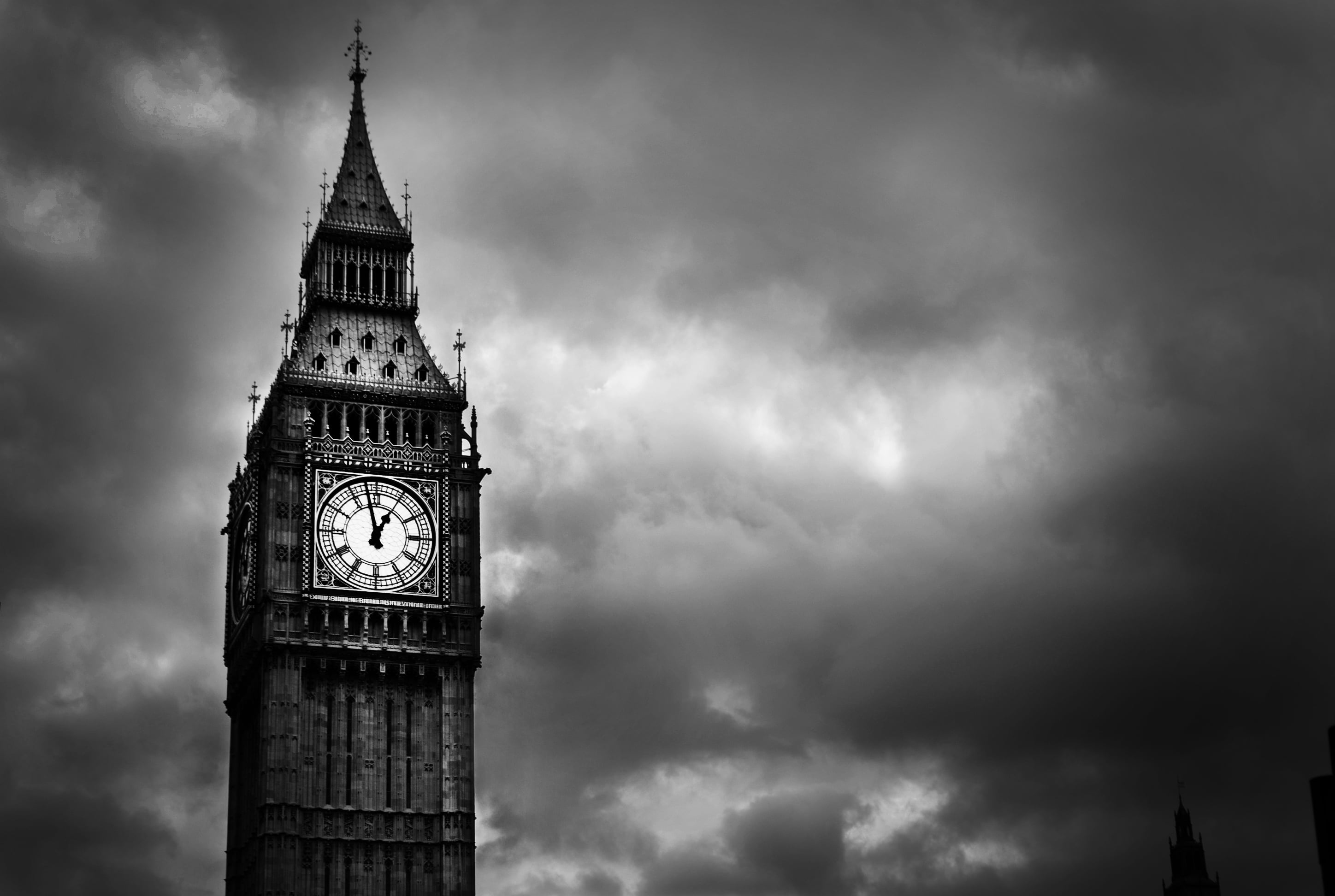2K, arrows, no People, outdoors, big Ben, elizabeth, united kindom, famous Place, building Exterior, building, travel, government, London, Watch, storm, HD Wallpaper