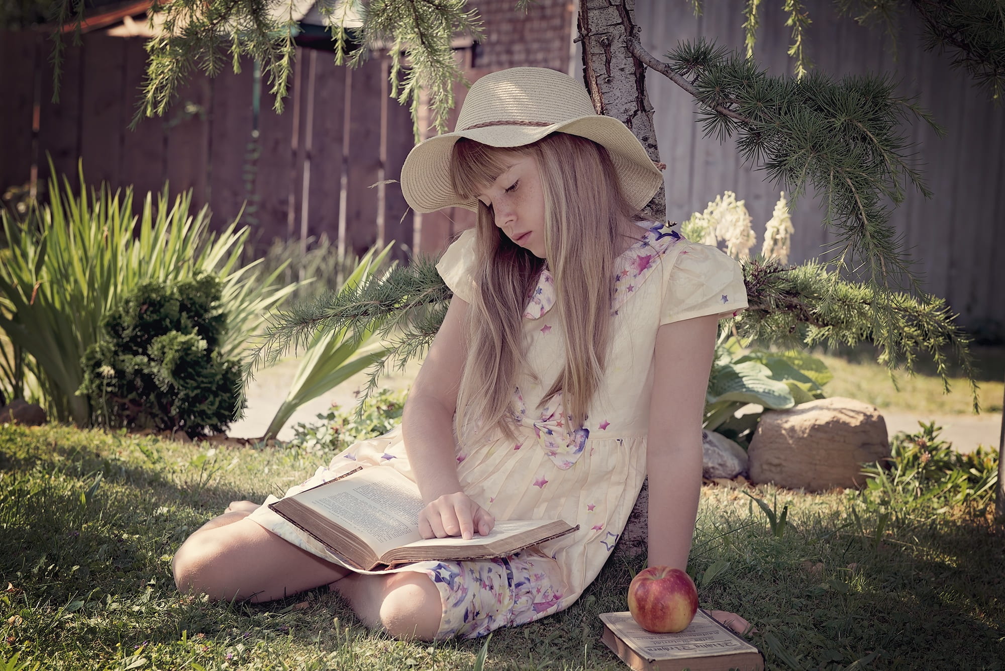 one person, break, person, meadow, book, relax, leisure activity, garden, nature, child, 1080P, flower, long hair, front or back yard, casual clothing, HD Wallpaper