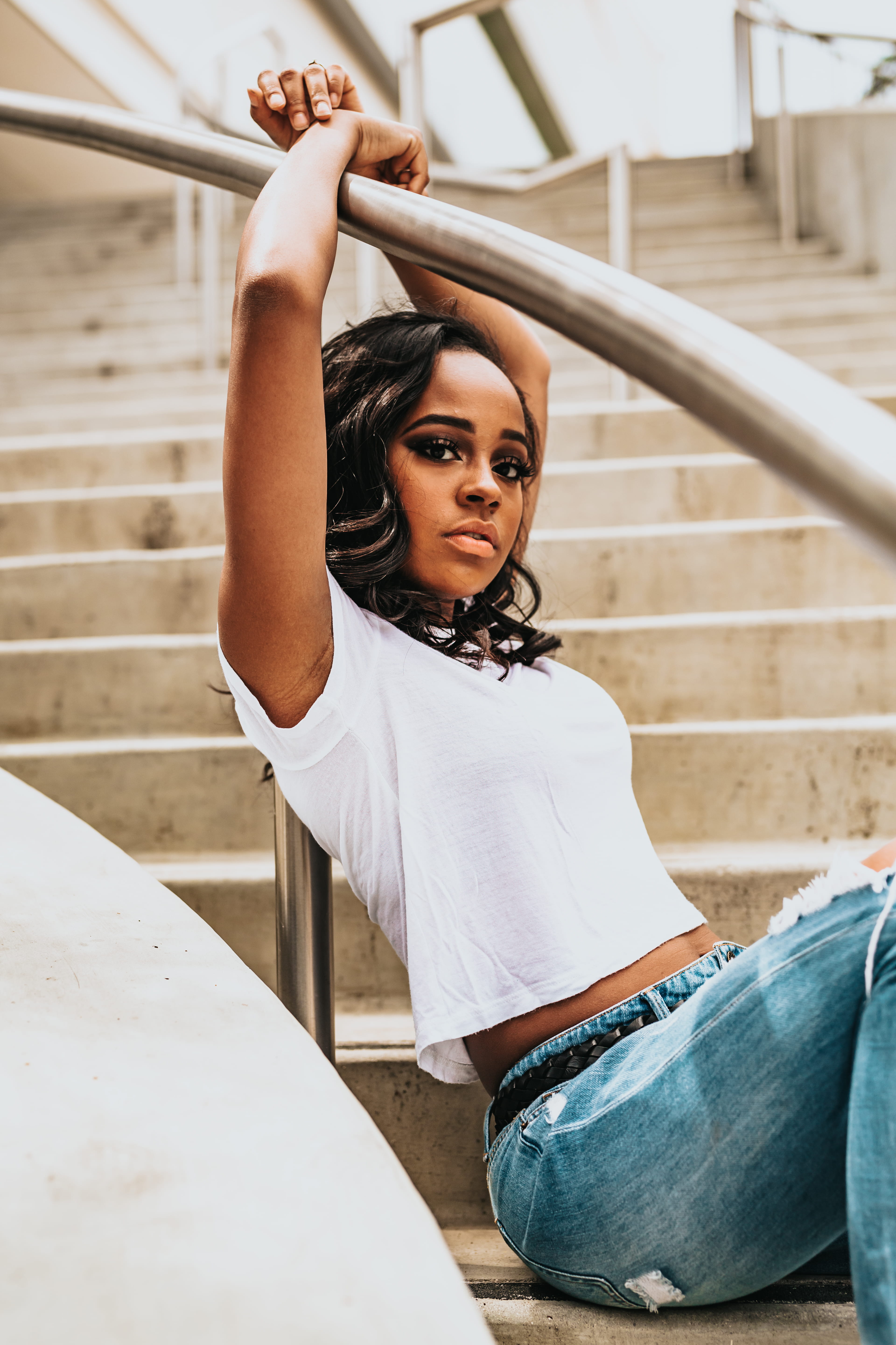 gray, lifestyles, women, adult, staircase, style, beauty, white, one person, 5K, black girl, shirt, young adult, real people, portrait, female, young women, Phone HD Wallpaper