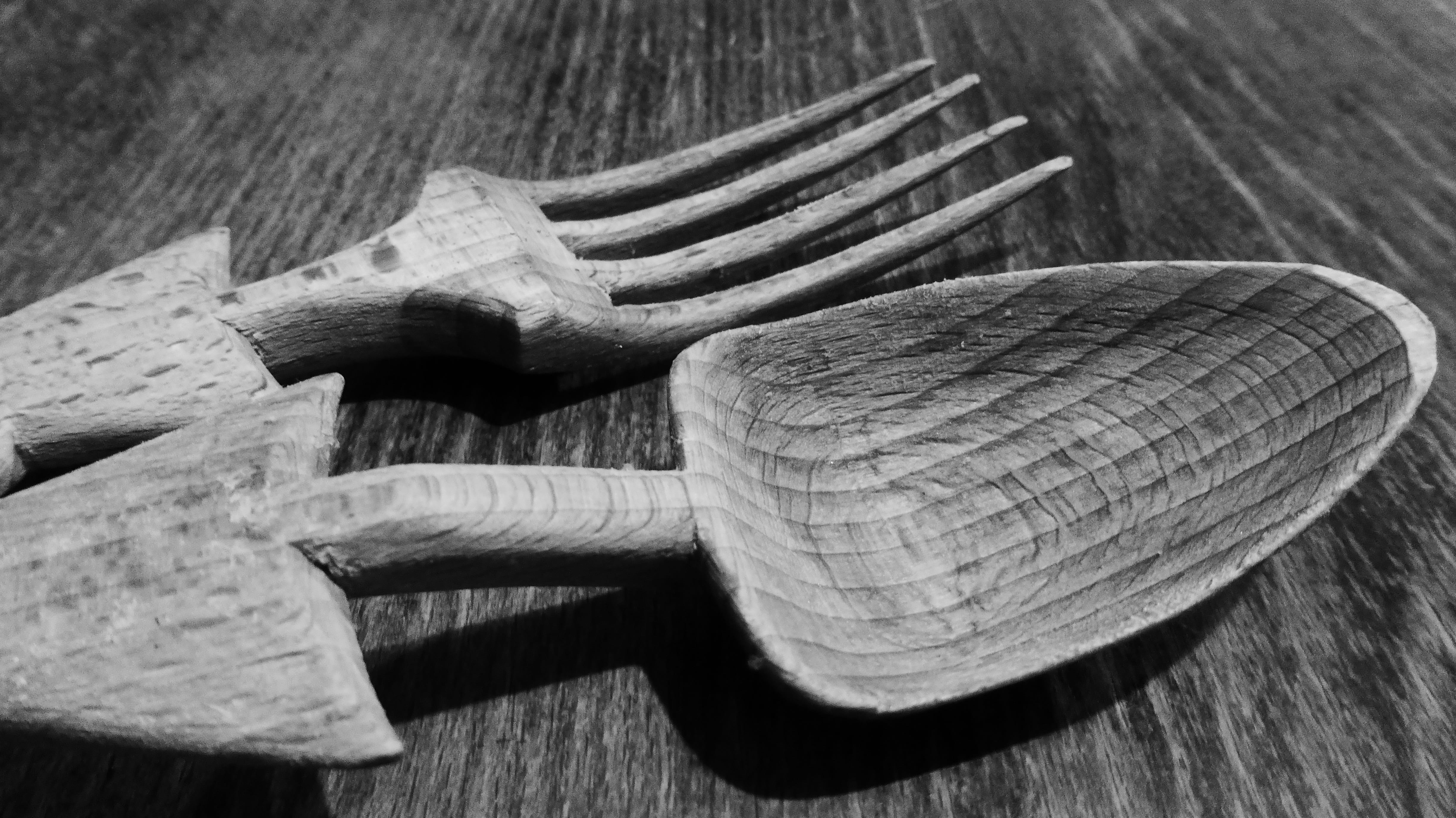 wood grain, table, grayscale, high angle view, day, food and drink, wooden fork, no people, dry, cutlery, indoors, textured, surface, budget, photography, HD Wallpaper