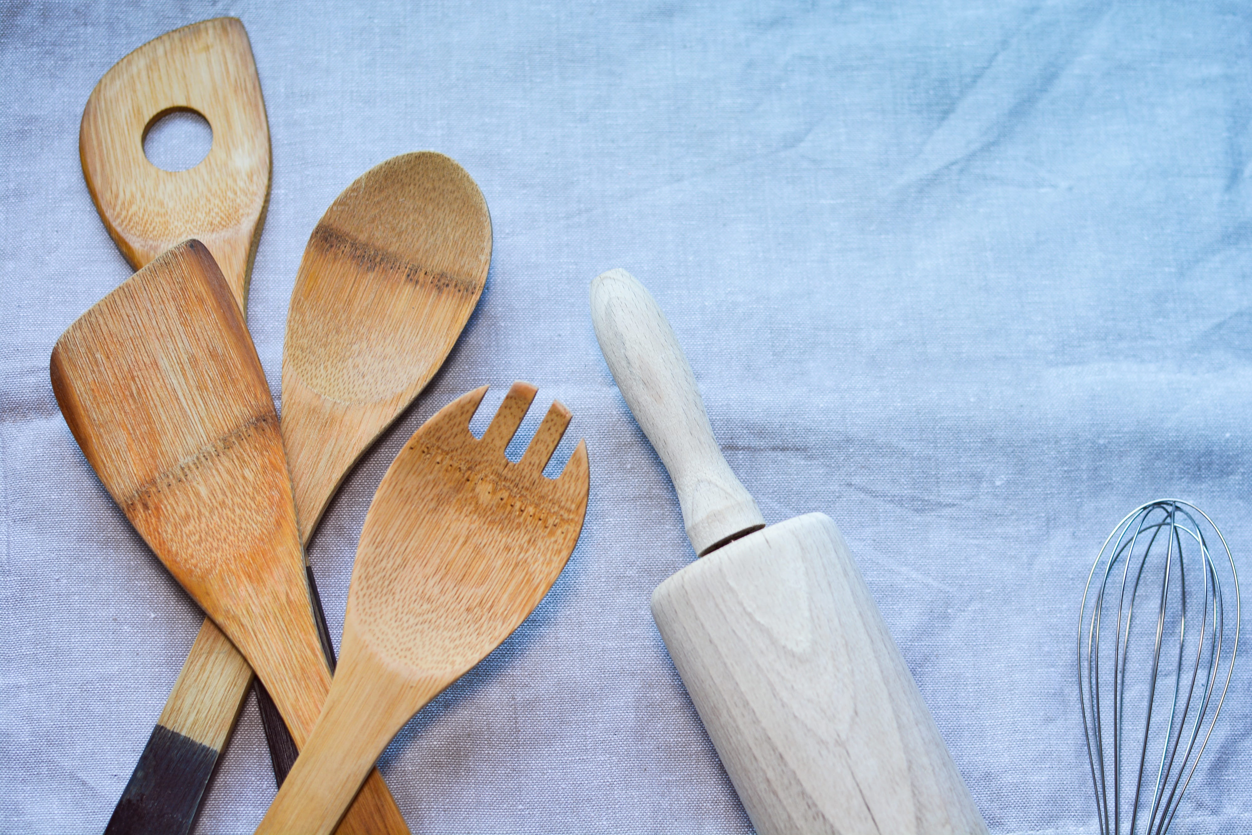 close-up, kitchen, domestic, steel, food, indoors, equipment, set, kitchenware, freshness, cutting board, tools, utensil, wood, spoon, eating utensil, cutlery, HD Wallpaper