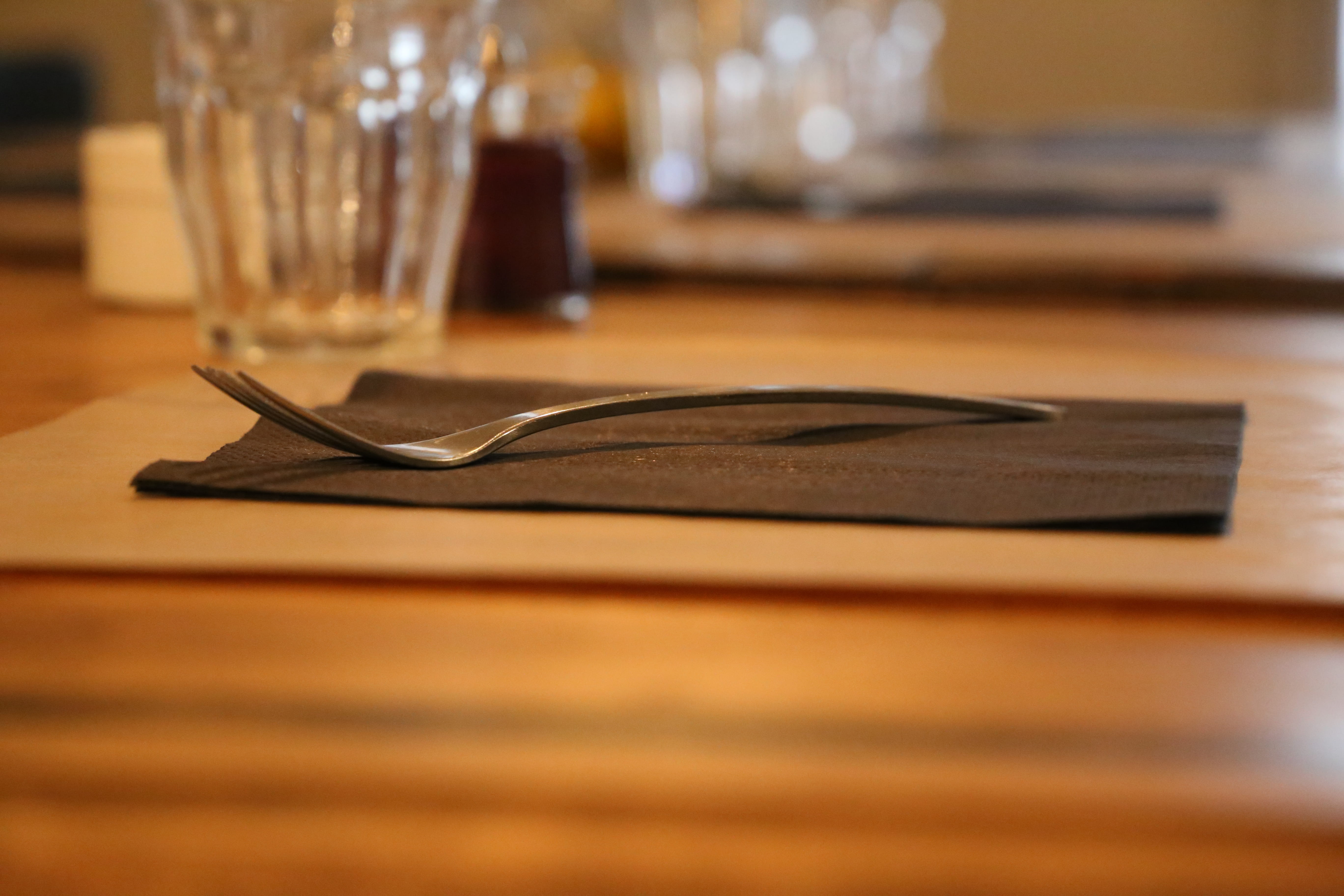 dining, decor, wood - material, household equipment, glass - material, drink, decoration, no people, vintage, waiting, serving, lifestyle, luxury, food and drink, HD Wallpaper